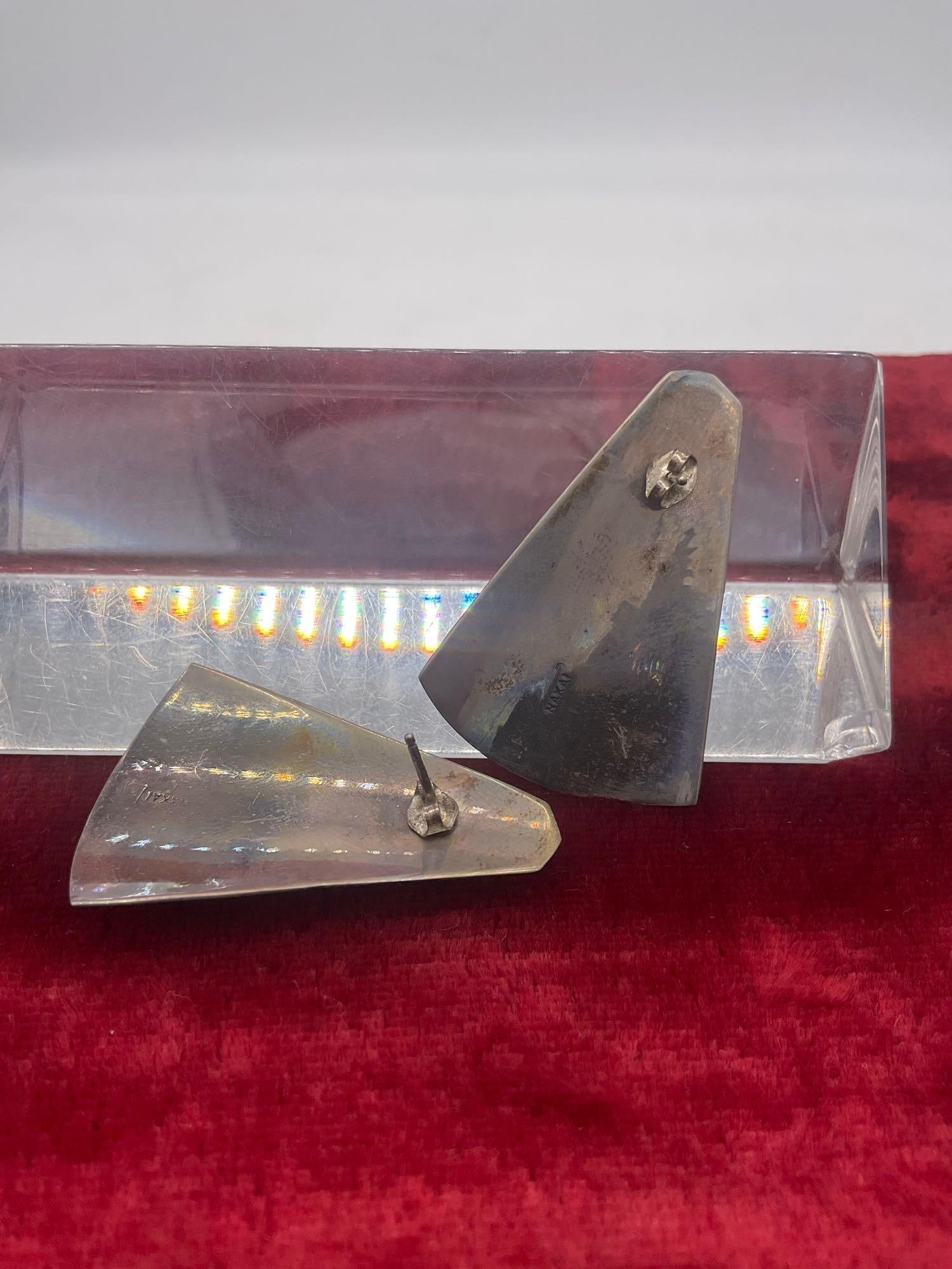 Vintage Nakai Native American sterling silver earrings with pink shell setting - 3