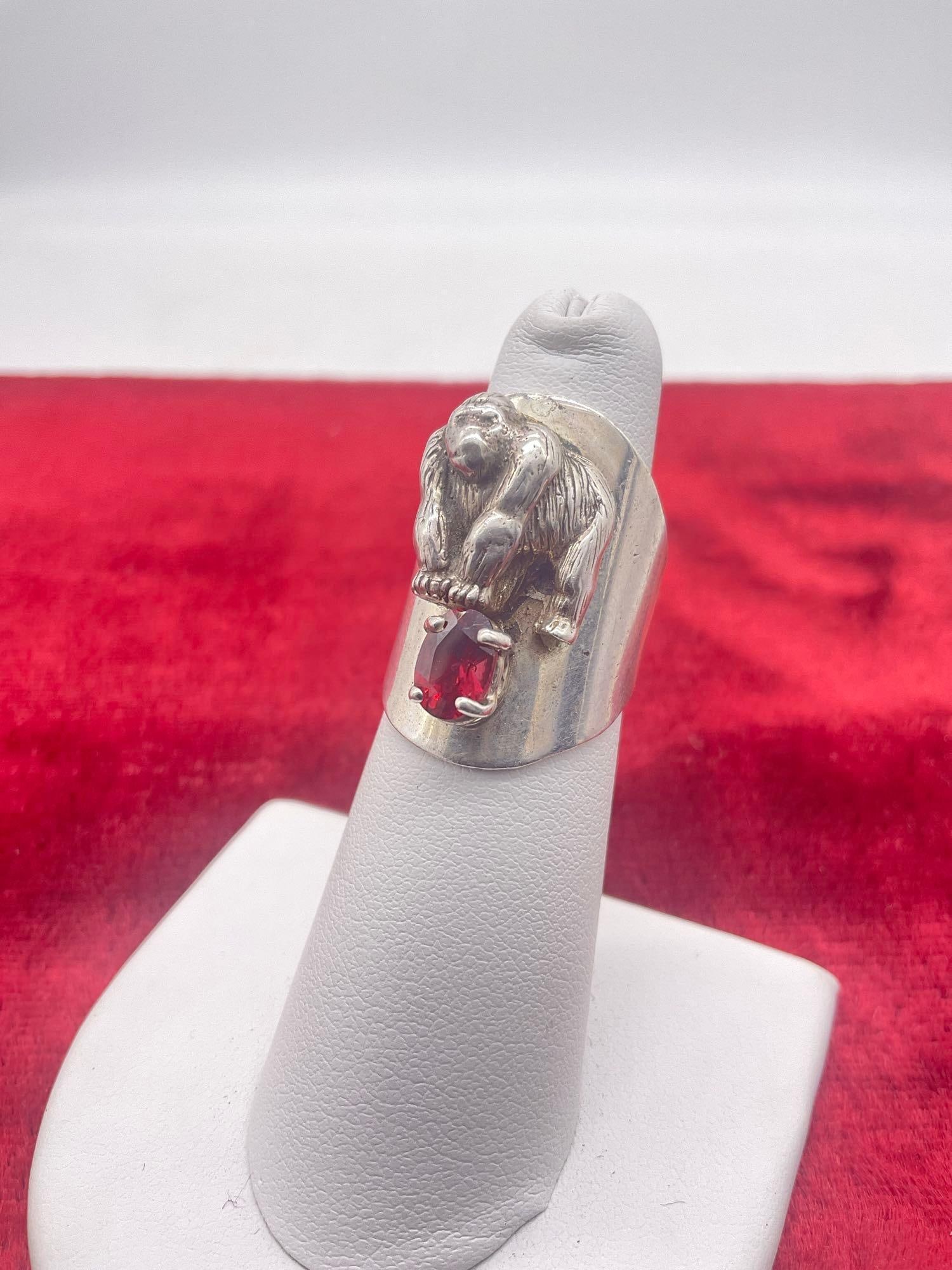 1991 sterling silver Carol Felley gorilla motif ring with garnet tone setting - sz 5 1/2: 1991 sterling silver Carol Felley gorilla motif ring with garnet tone setting - sz 5 1/2