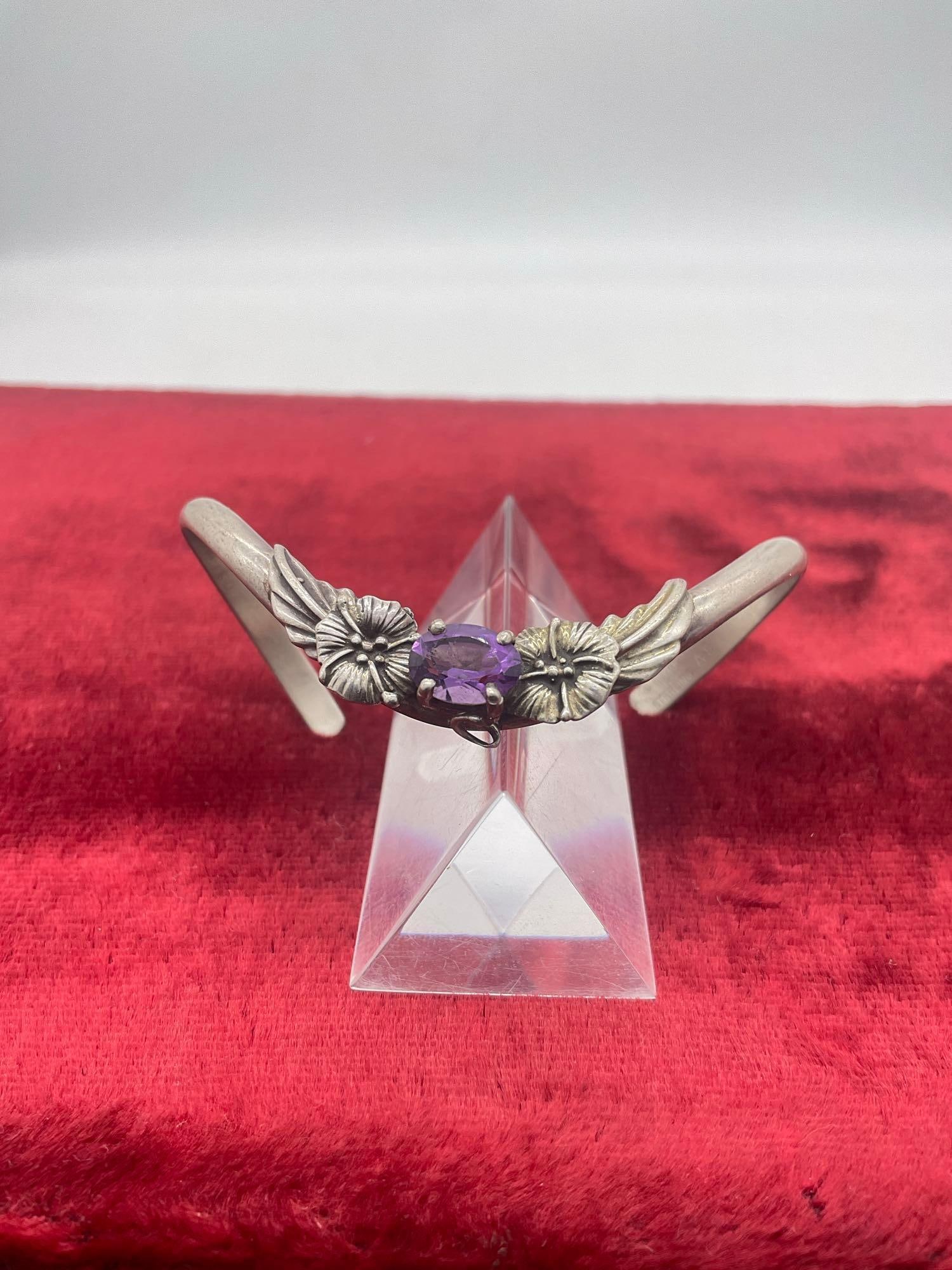 Vintage Carol Felley Native American design curved sterling silver bracelet w/ purple quartz: Vintage Carol Felley Native American design curved sterling silver bracelet w/ purple quartz