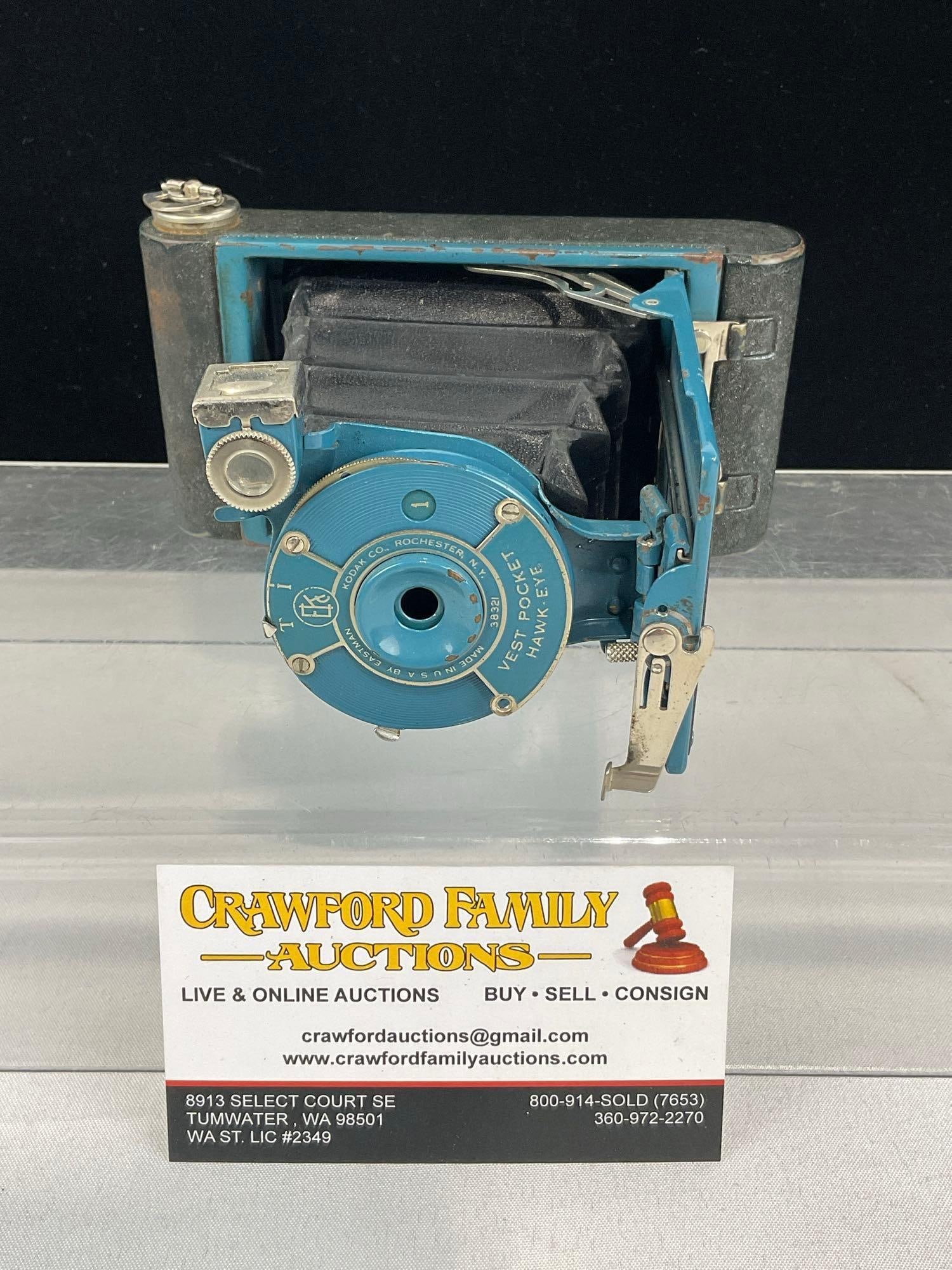 1930s Eastman Kodak Co. Vest Pocket Hawk-Eye Camera, in blue finish, uses 127 film (1 of 6)