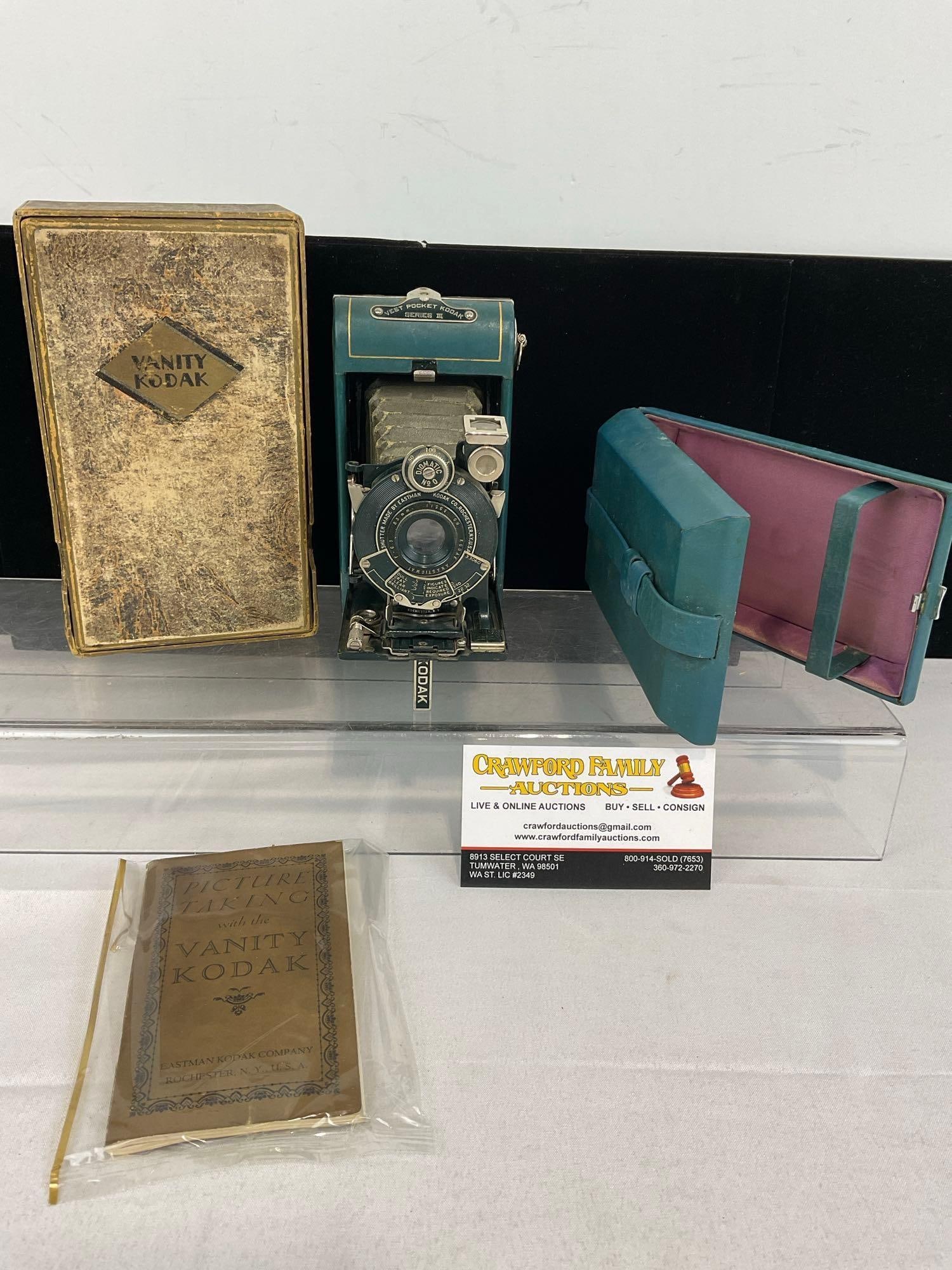 Early 20th Century Eastman Kodak C. Vest Pocket Kodak Series III, Aqua Finish, w/diomatic no 0 lens (1 of 14)