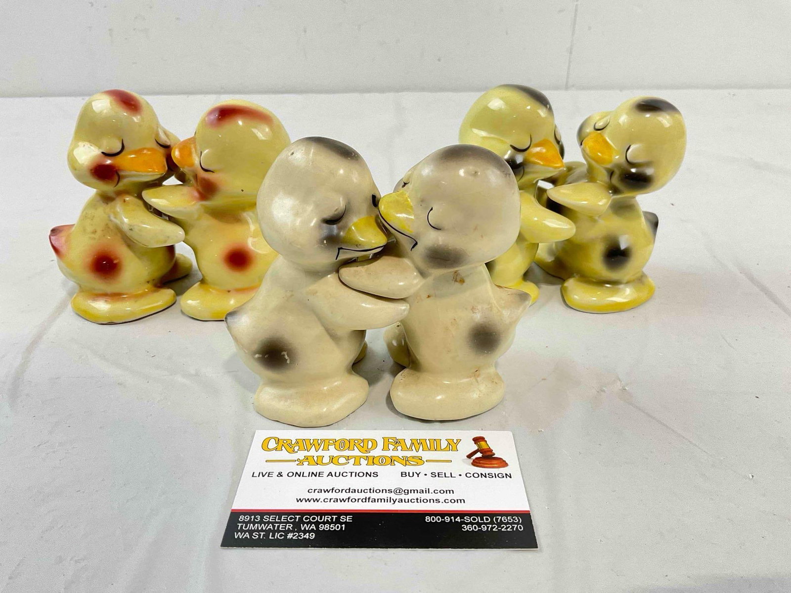 3 Pairs of Vintage VenTellingen Ceramic Salt & Pepper Shakers incl. Ducks. Fair Condition. See pi...: 3 Pairs of Vintage VenTellingen Ceramic Salt & Pepper Shakers incl. Ducks. Fair Condition. Minor wear and hairline cracks indicative of age, otherwise looks to be in fair condition. Fits in a box 