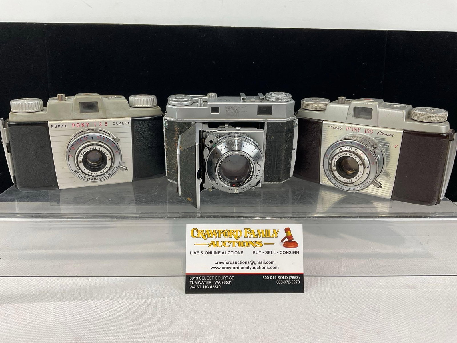 Set of 3 Vintage Kodak Cameras, 2 Pony 135 Kodak Cameras & Kodak Retina IIa (1 of 11)