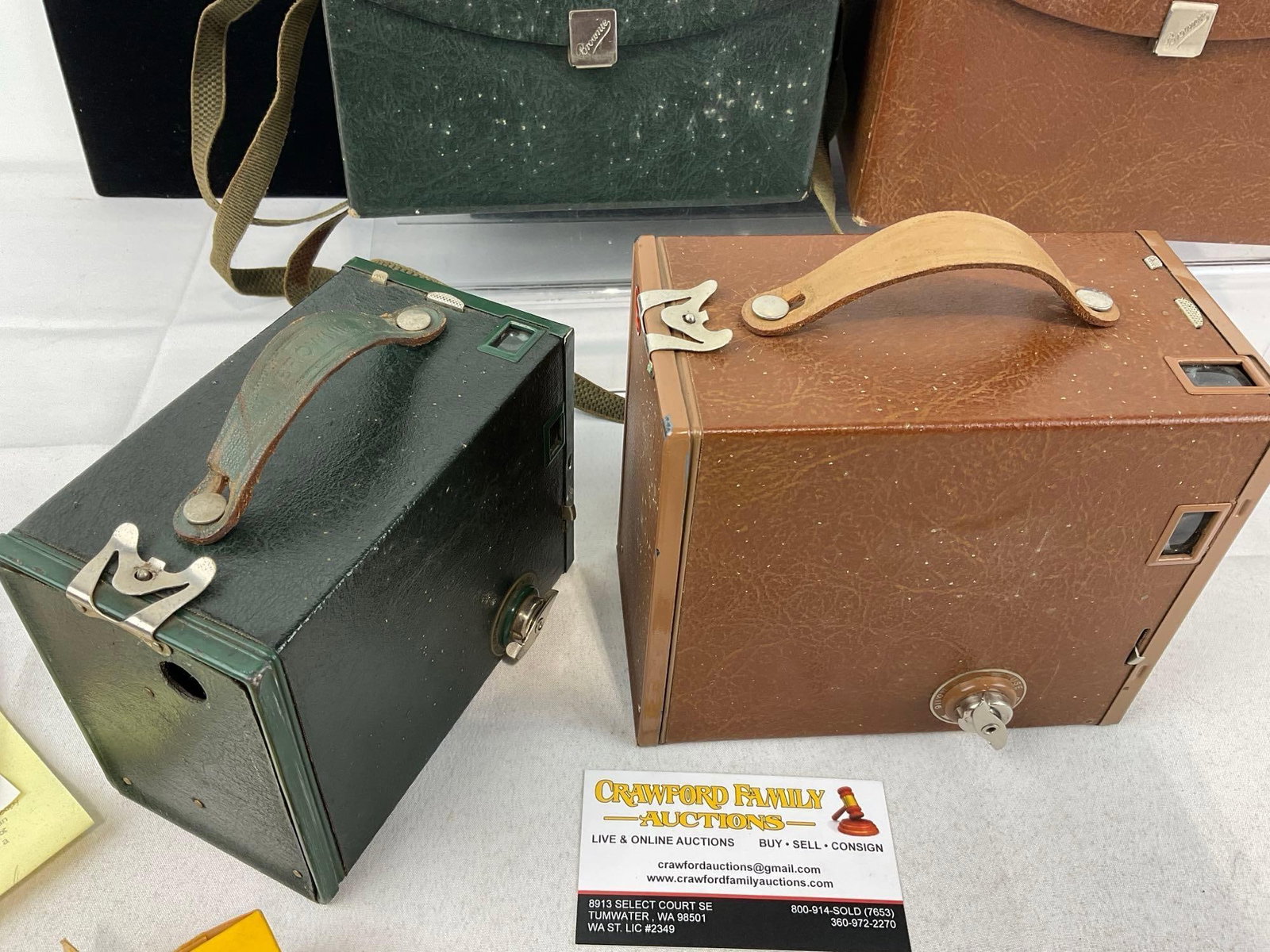 Pair of Early 20th Century Eastman Kodak Co. Brownie Box Cameras, no.2 & No.2A, w/Leather cases - 5