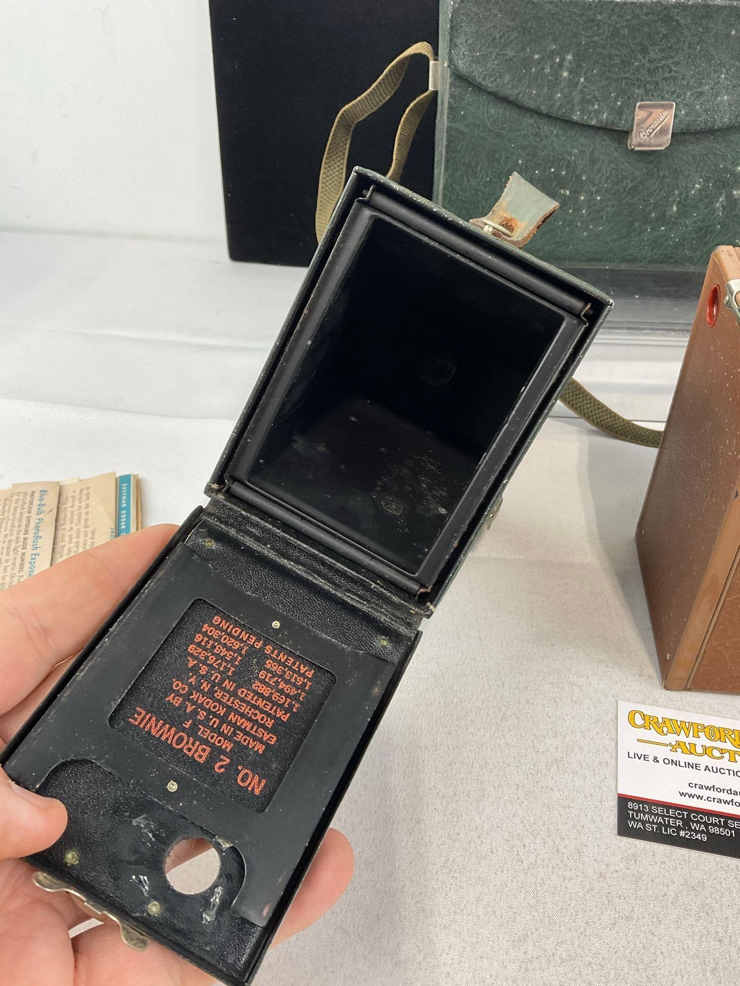 Pair of Early 20th Century Eastman Kodak Co. Brownie Box Cameras, no.2 & No.2A, w/Leather cases - 6