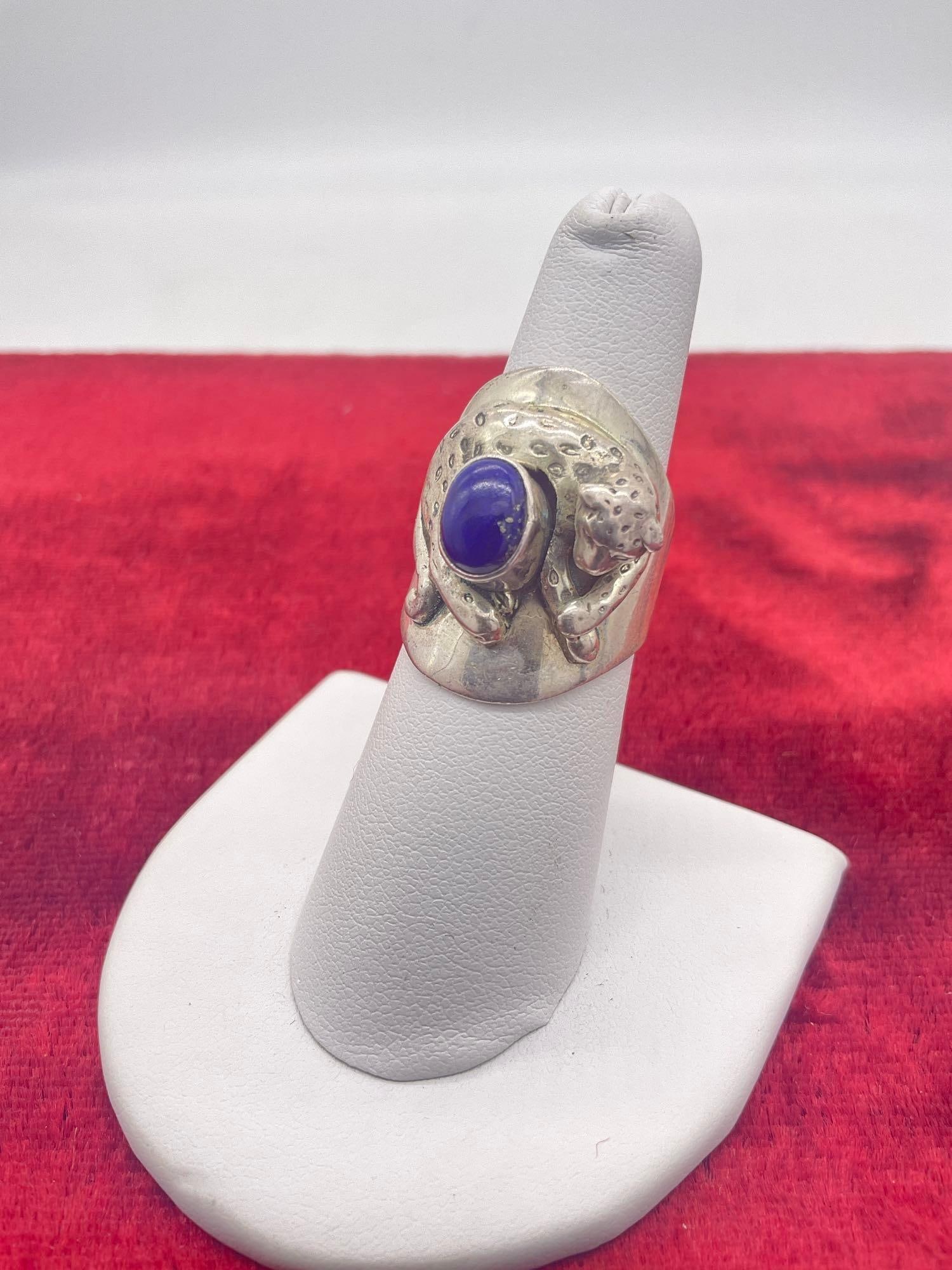 Vintage 1989 Carol Felley sterling silver leopard ring with blue lapis setting size 7: Vintage 1989 Carol Felley sterling silver leopard ring with blue lapis setting size 7
