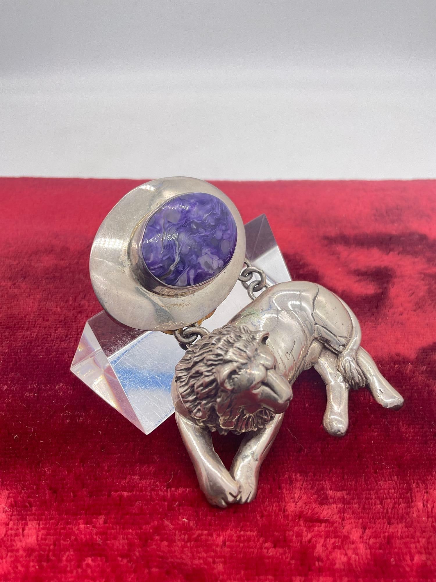 Carol Felley sterling silver 1990 Lion pin brooch with large purple Charolite setting - 2