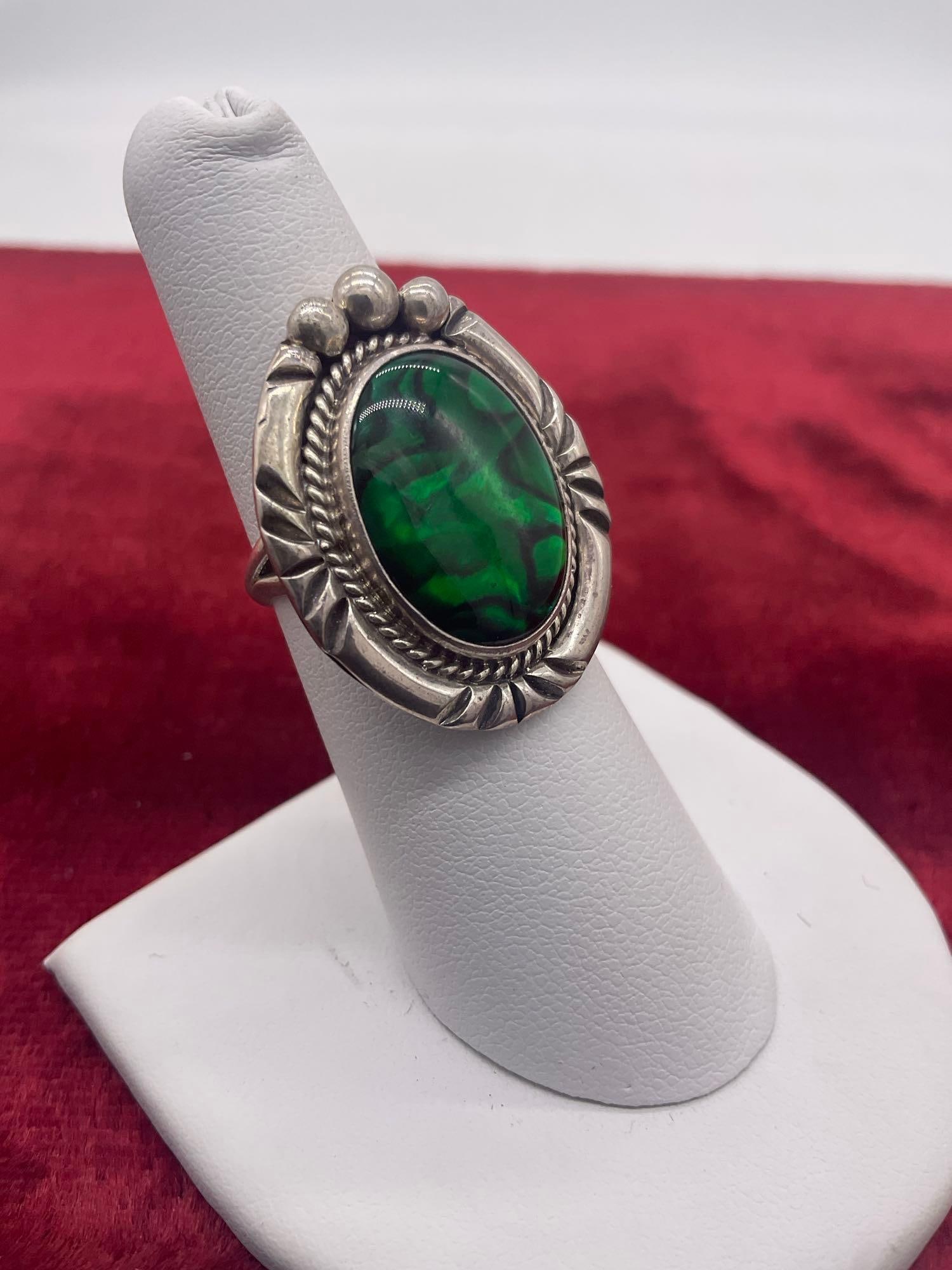 Vintage Nakai sterling silver dyed green shell w/ braid and ball setting Native American ring siz... - 2