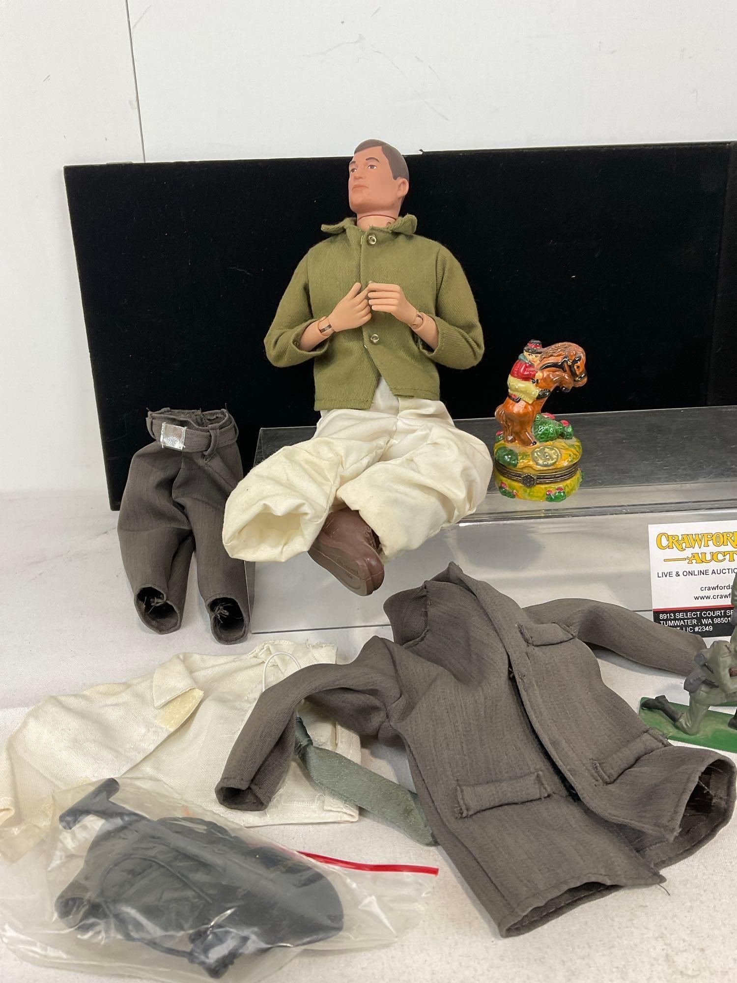 3 WW2 Action Figures Formative Intl w/clothes, 7 Blue Box WW2 & Roman Figures, 9x13x9 inches - 2