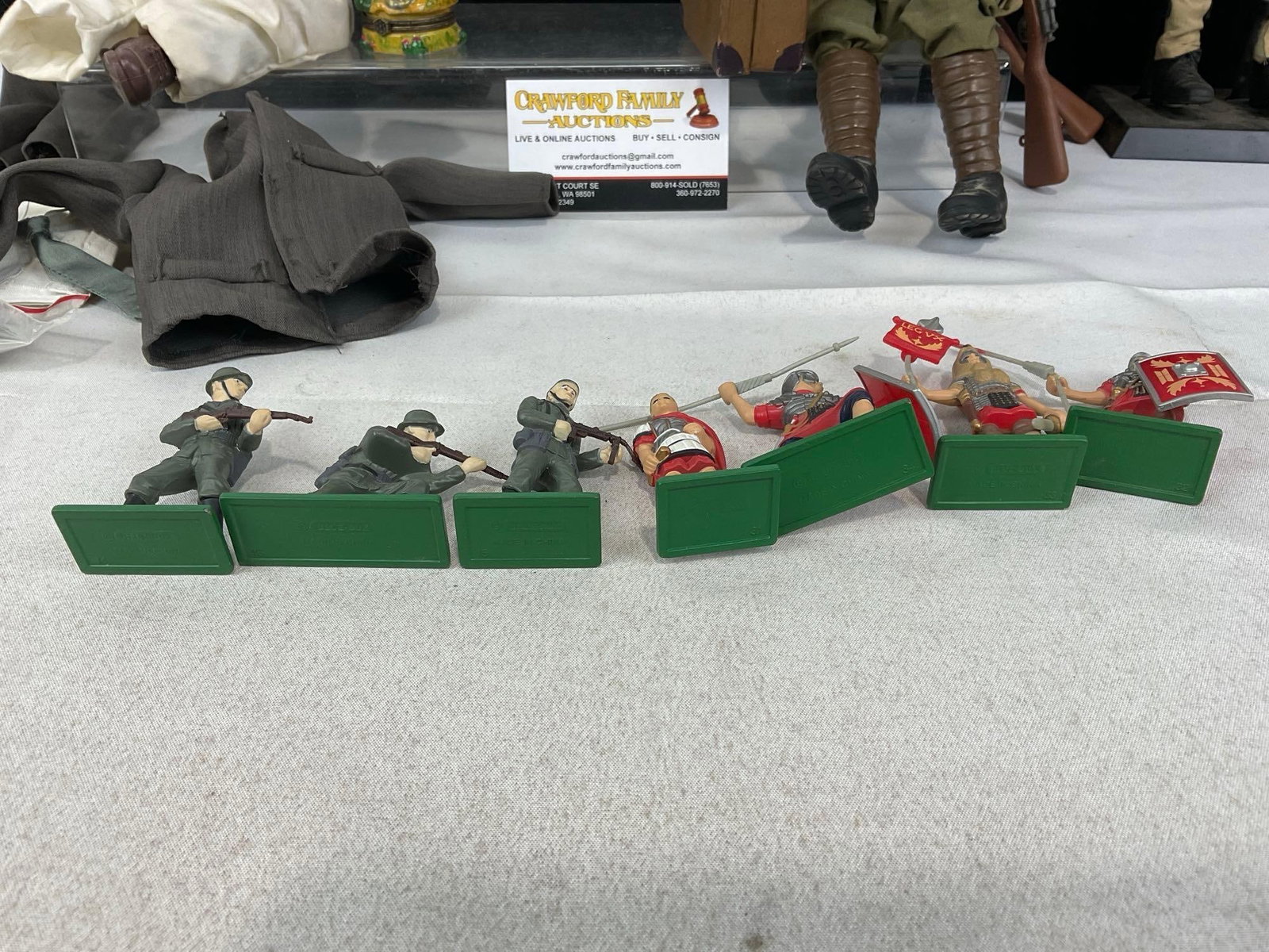 3 WW2 Action Figures Formative Intl w/clothes, 7 Blue Box WW2 & Roman Figures, 9x13x9 inches - 6