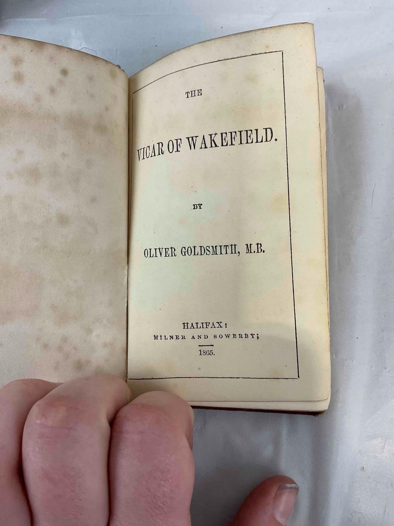 5 pcs Vintage Hardcover Books, incl. 2x "The Vicar of Wakefield" & 3x "The Alhambra." - 13