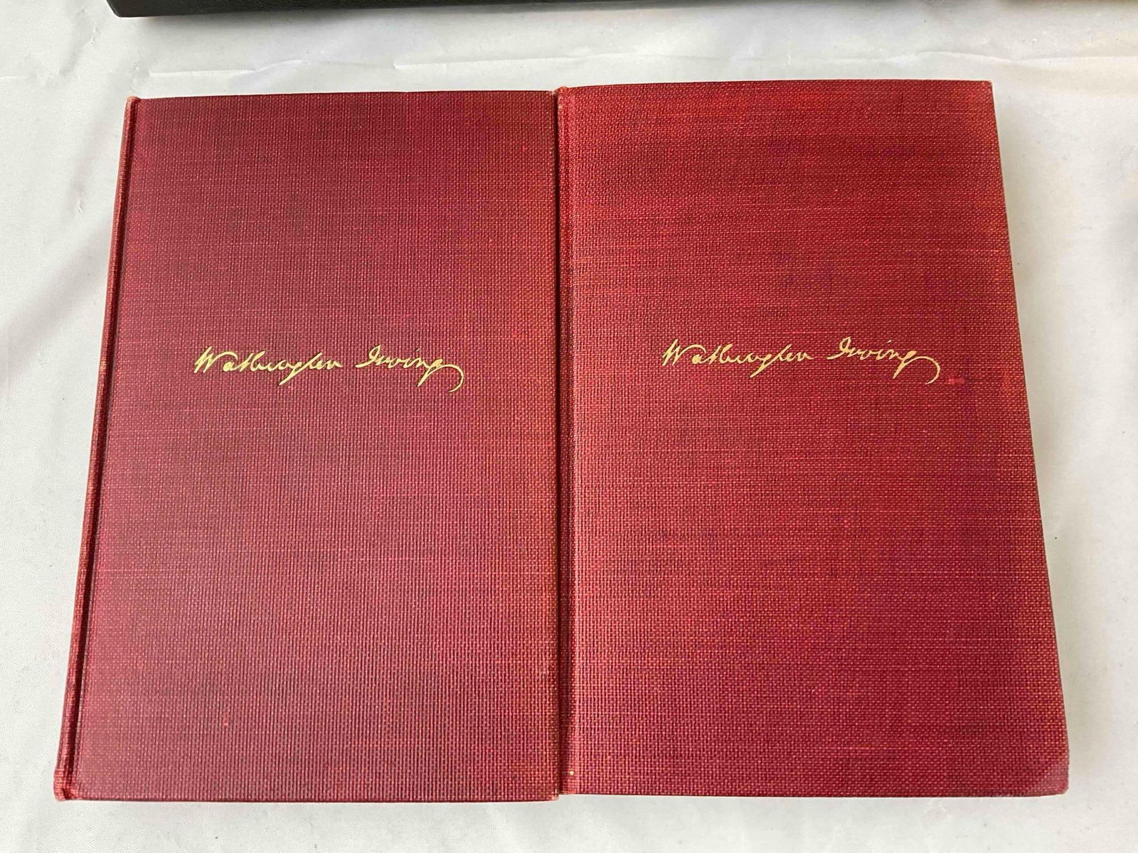 5 pcs Vintage Hardcover Books, incl. 2x "The Vicar of Wakefield" & 3x "The Alhambra." - 3