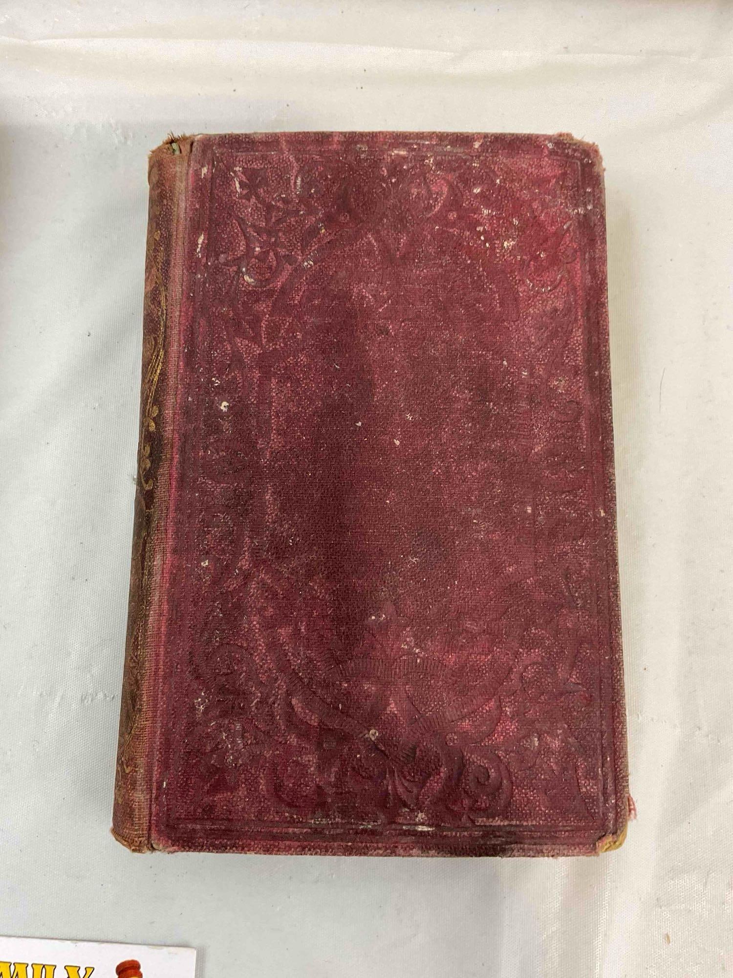 5 pcs Vintage Hardcover Books, incl. 2x "The Vicar of Wakefield" & 3x "The Alhambra." - 4