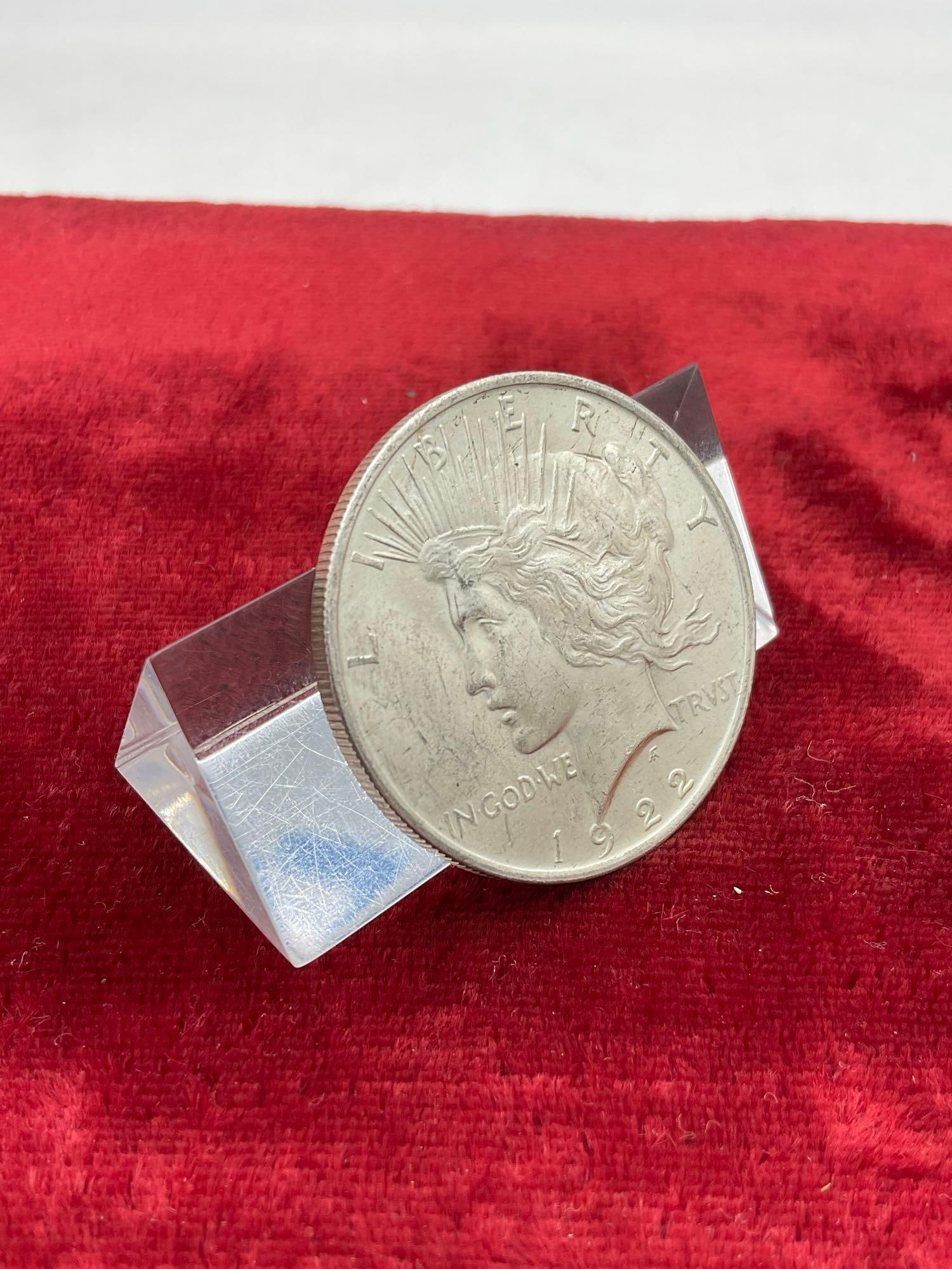 Antique 1922 Silver Peace dollar nice coin Poss MS quality see pics - 2