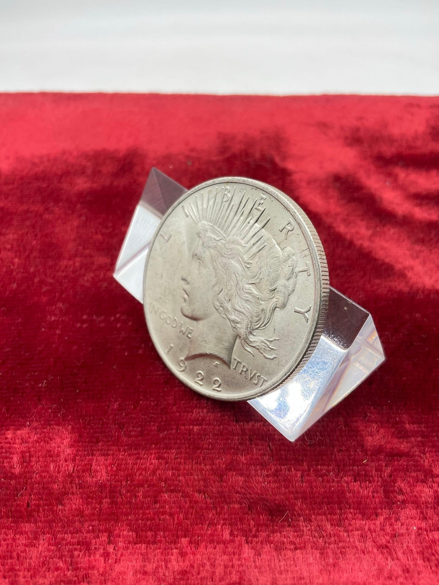 Antique 1922 Silver Peace dollar nice coin Poss MS quality see pics - 3