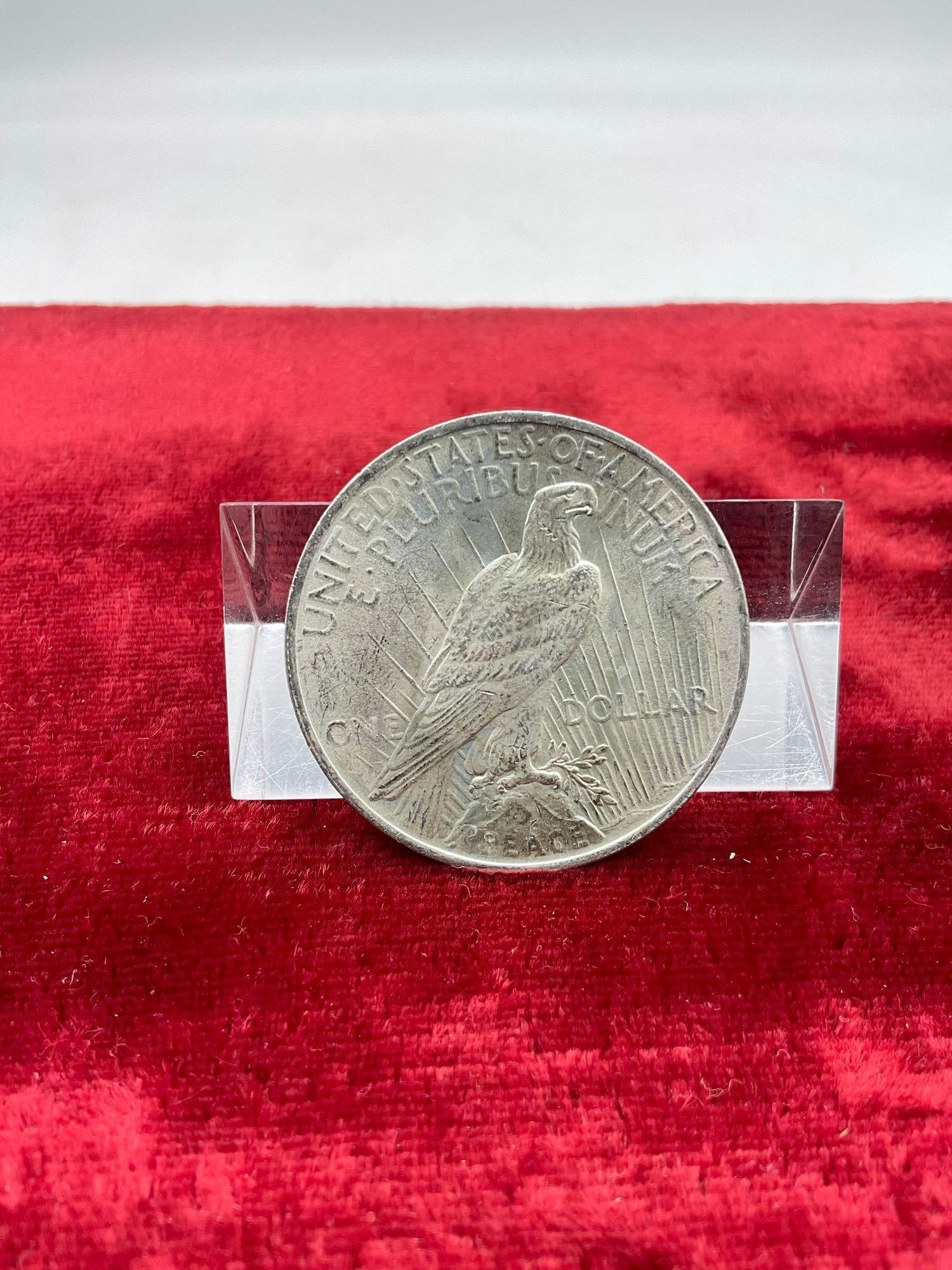 Antique 1922 Silver Peace dollar nice coin Poss MS quality see pics - 4