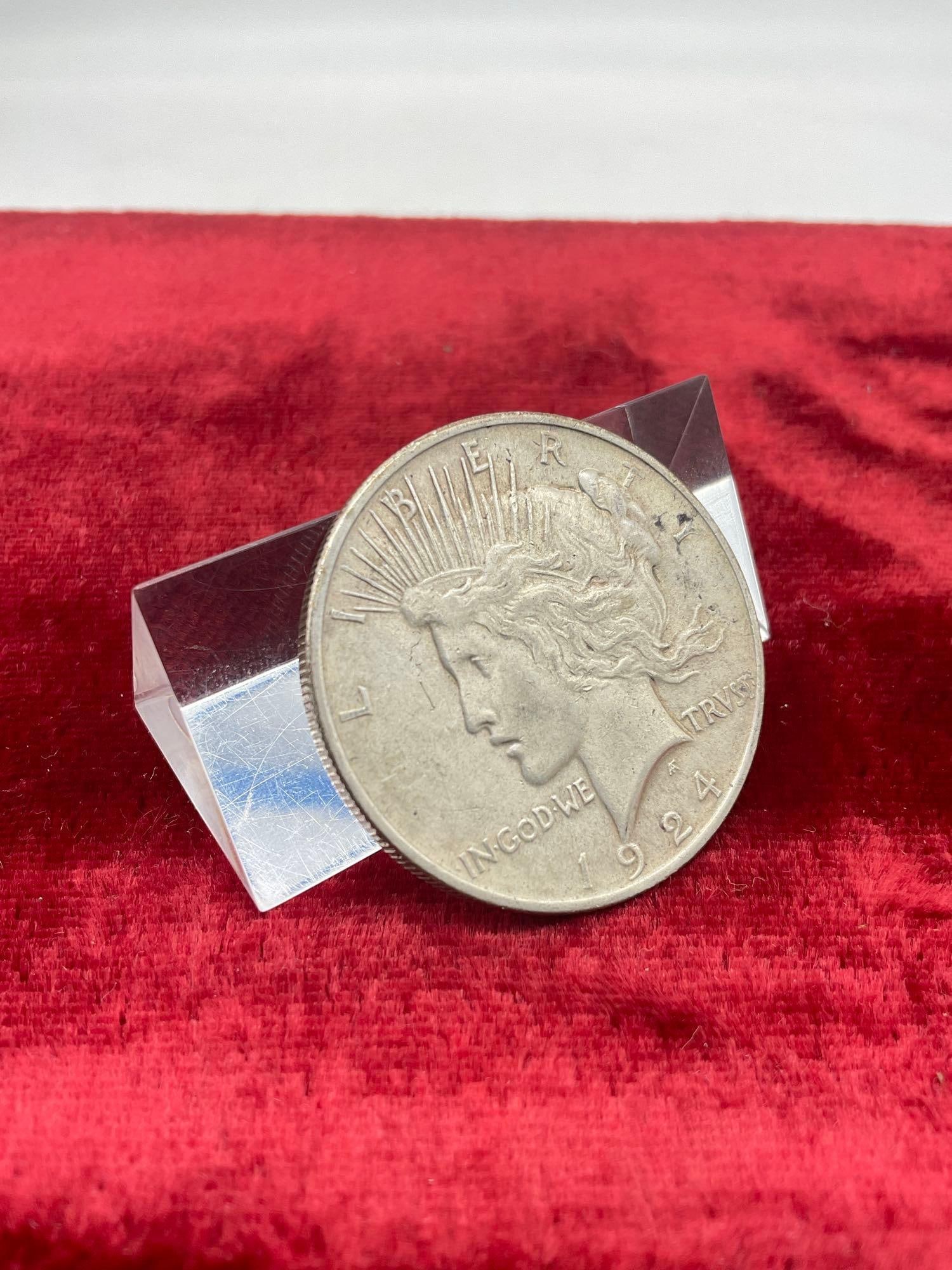 Antique 1924 Silver Peace dollar nice coin see pics - 2