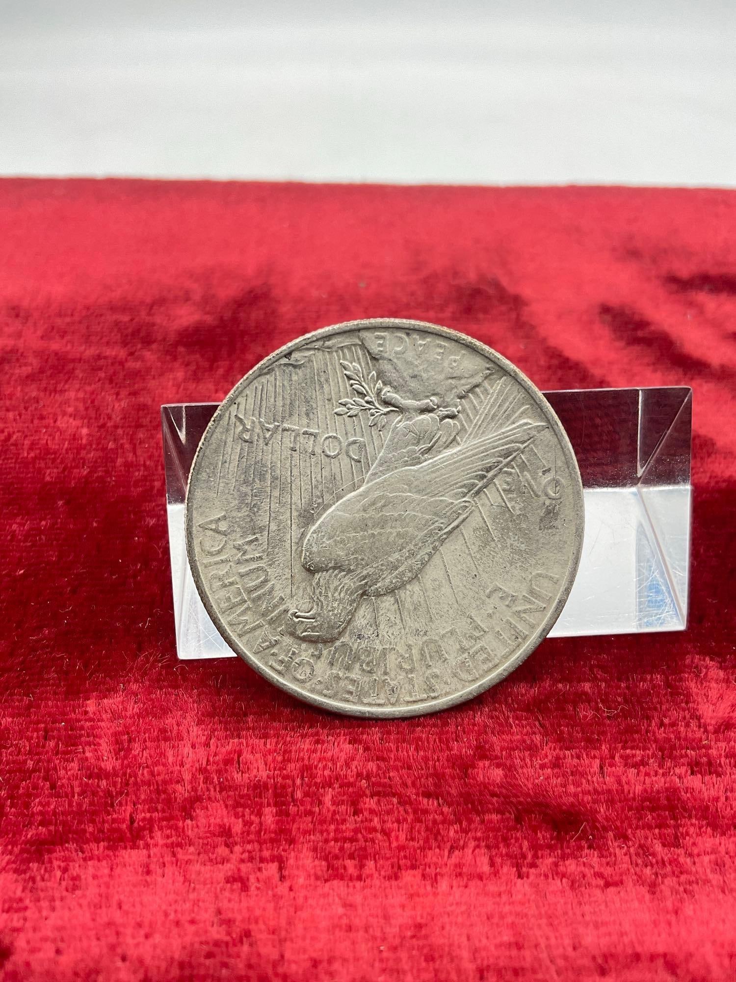 Antique 1924 Silver Peace dollar nice coin see pics - 5