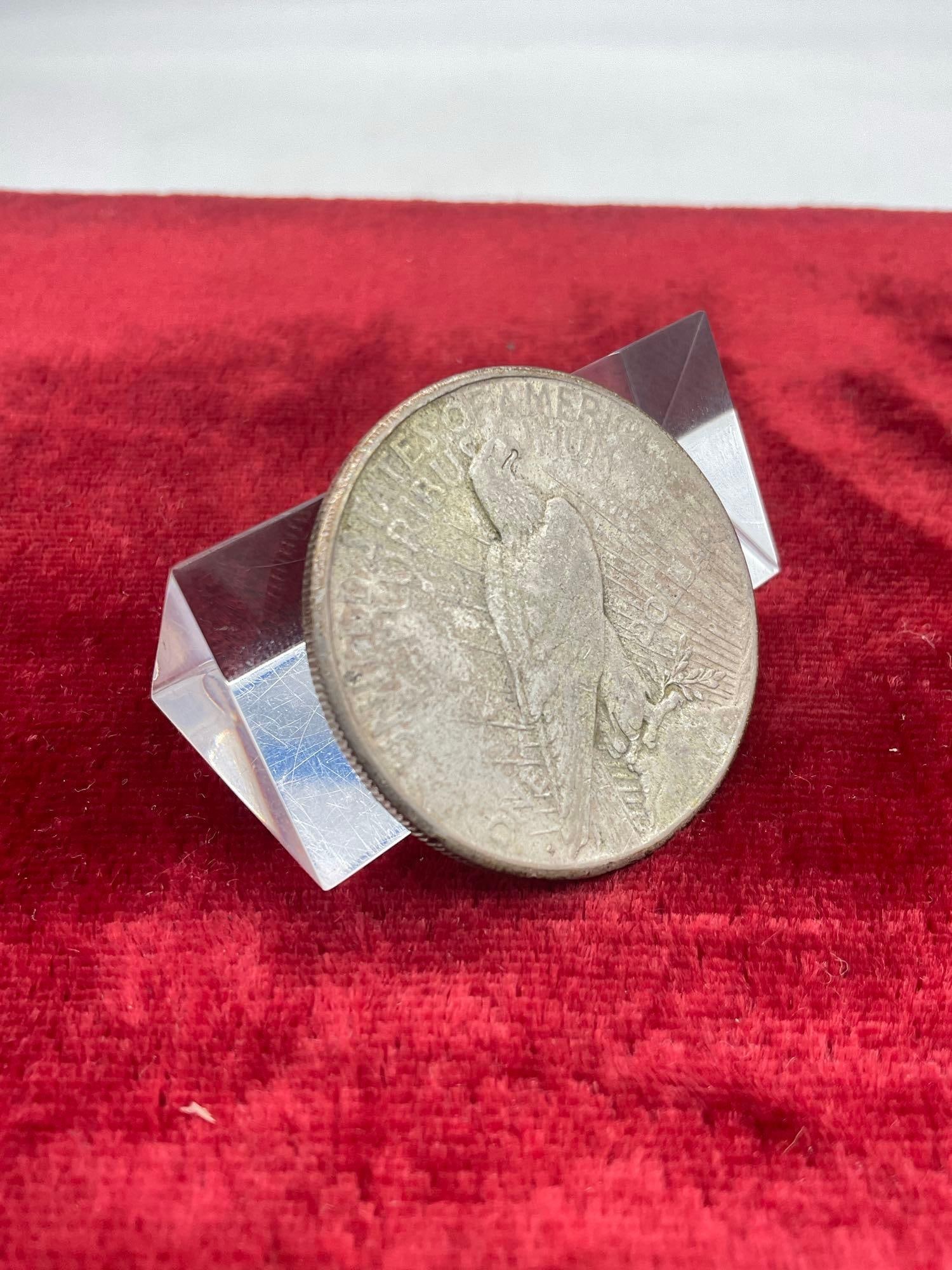 Antique 1924-S / Silver Peace dollar nice coin see pics - 4
