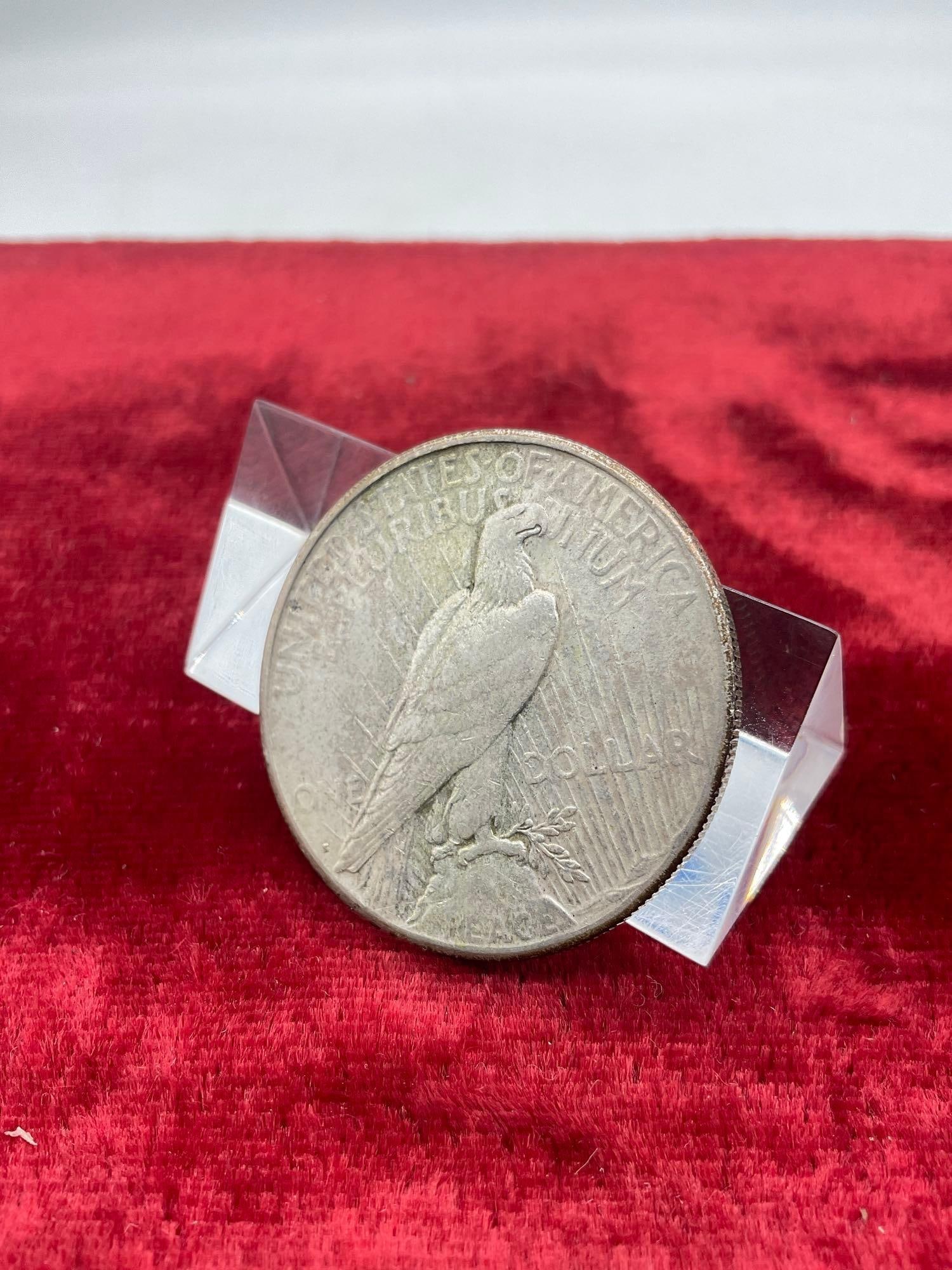 Antique 1924-S / Silver Peace dollar nice coin see pics - 5