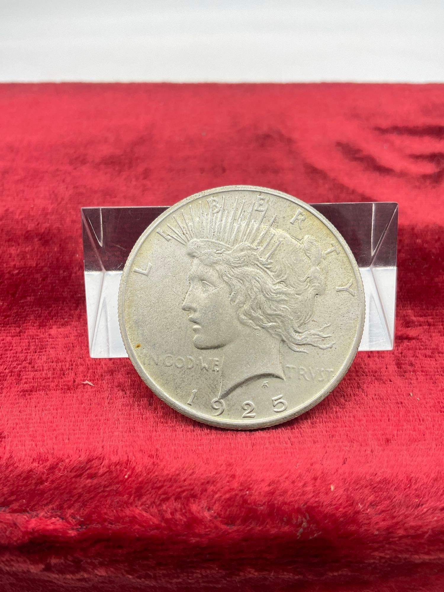 Antique 1925 Silver Peace dollar nice Poss AU + coin see pics: C-5990