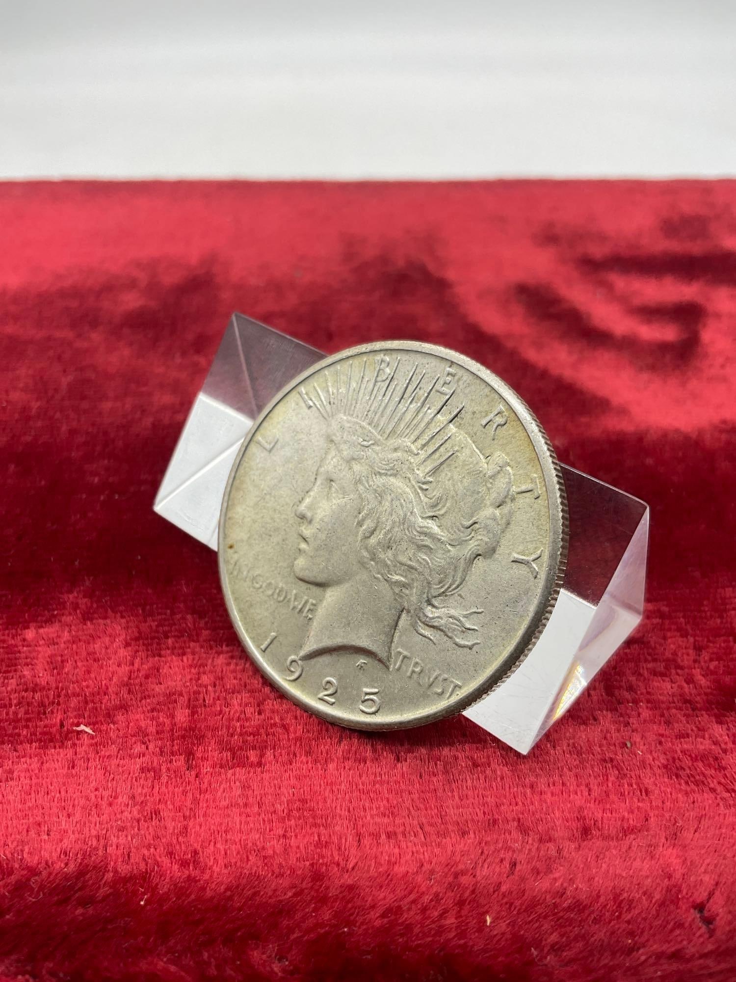 Antique 1925 Silver Peace dollar nice Poss AU + coin see pics - 3