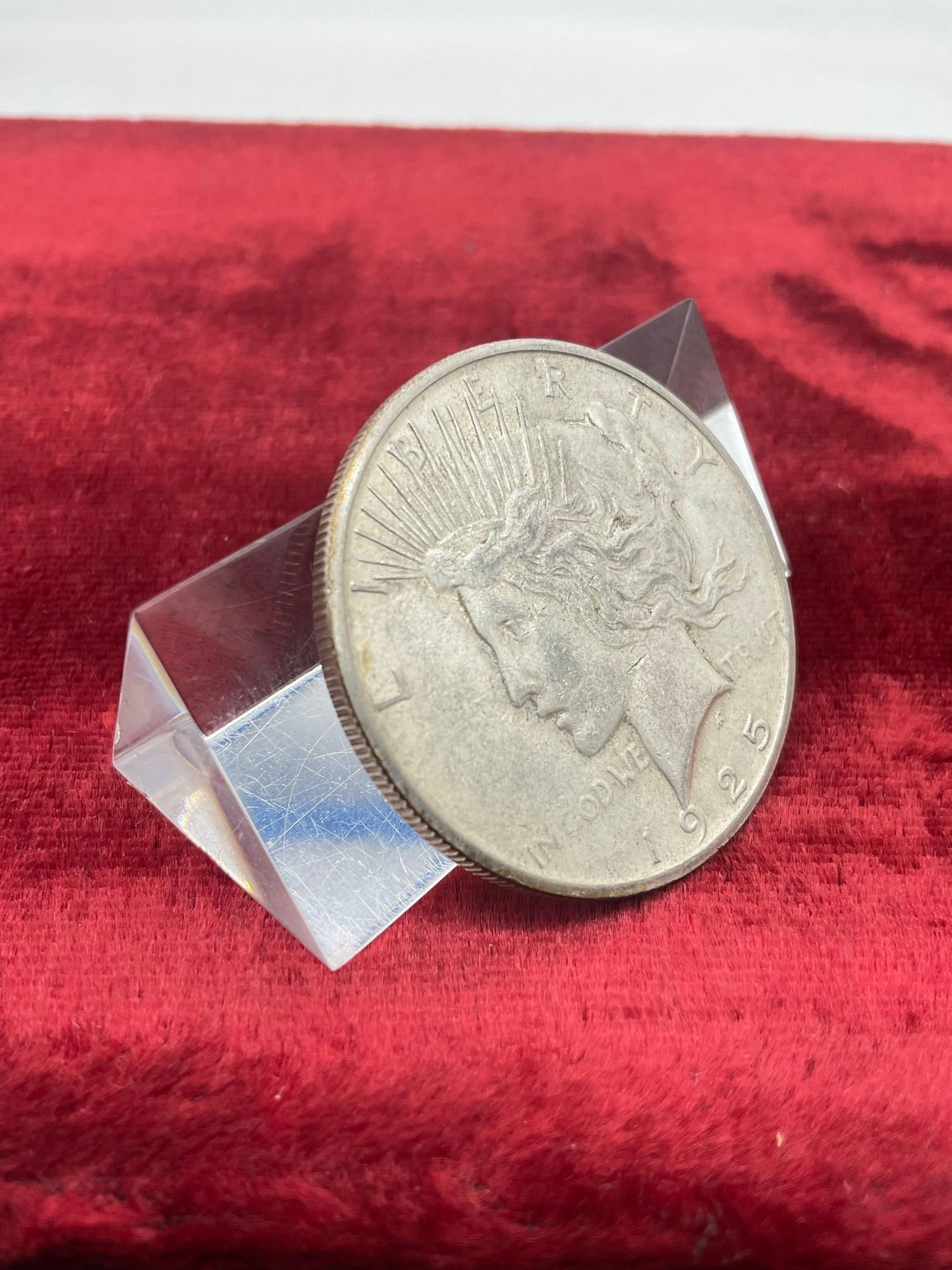 Antique 1925-S / Silver Peace dollar nice coin see pics - 2