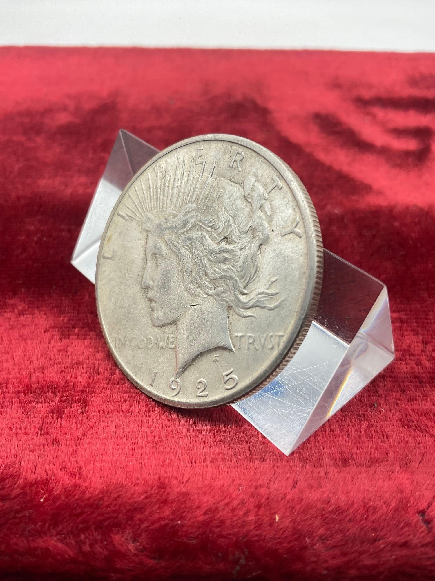 Antique 1925-S / Silver Peace dollar nice coin see pics - 3