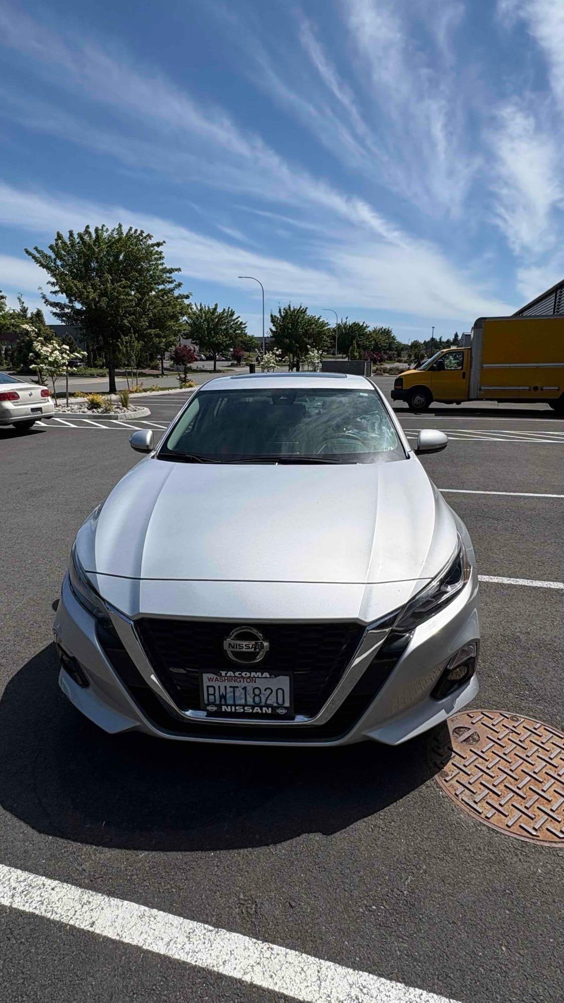 2020 Nissan Altima 2.5 SV Loaded W/ only 2,975 Miles See decription 1 owner car 28 city 39 Hwy - 2