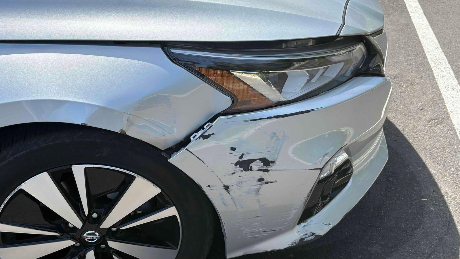 2020 Nissan Altima 2.5 SV Loaded W/ only 2,975 Miles See decription 1 owner car 28 city 39 Hwy - 6