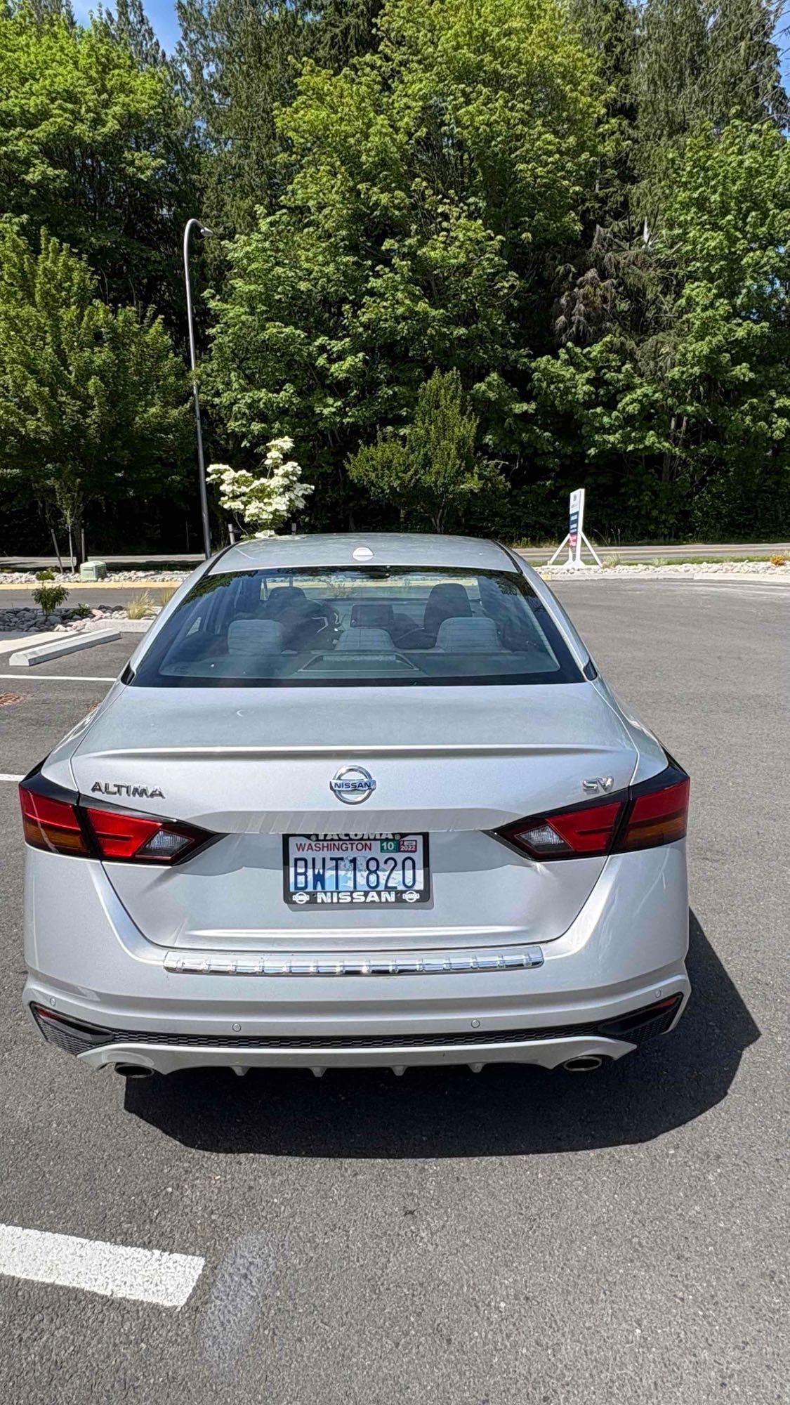 2020 Nissan Altima 2.5 SV Loaded W/ only 2,975 Miles See decription 1 owner car 28 city 39 Hwy - 7