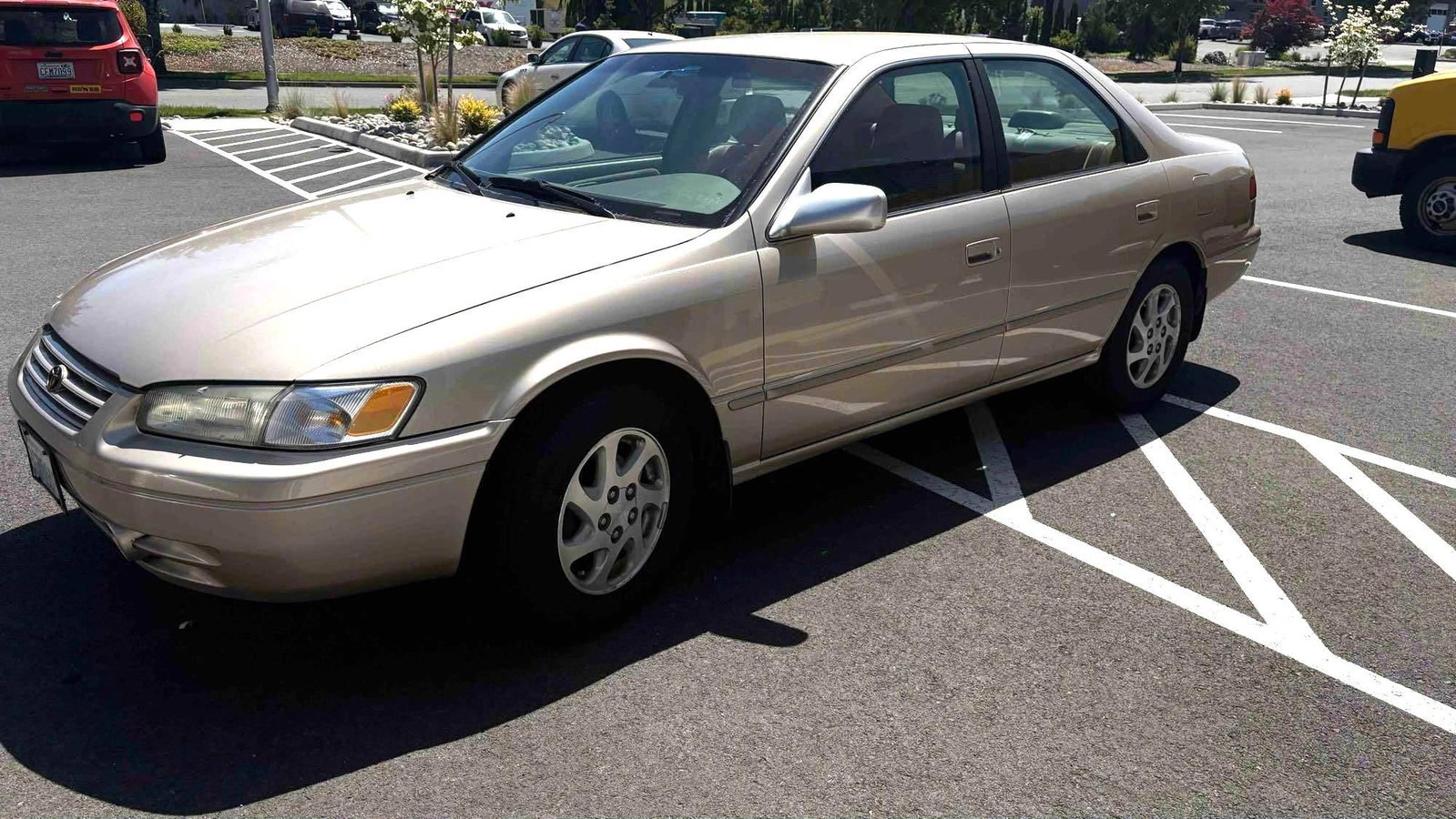 1998 Toyota Camry CE V6 Sedan 4 DR 3.0L V6 F DOHC 24V Gasoline Front wheel drive 182,408 miles - 3