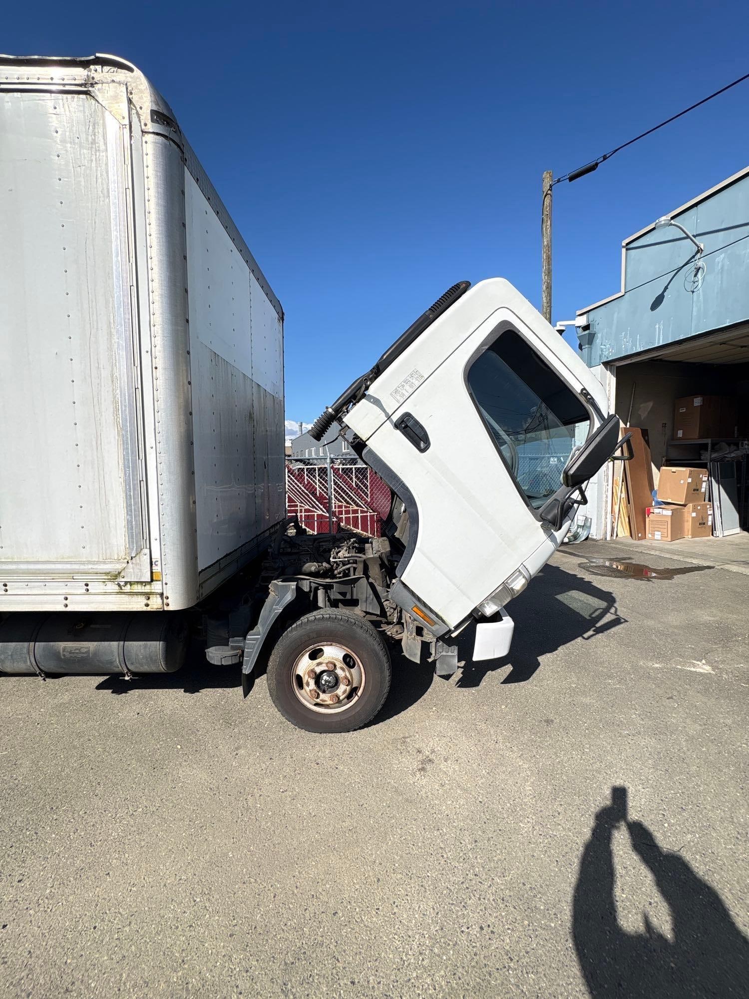 Mitsubishi/Fuso 2007 FE140 with blown head gasket 282,372 miles - 9