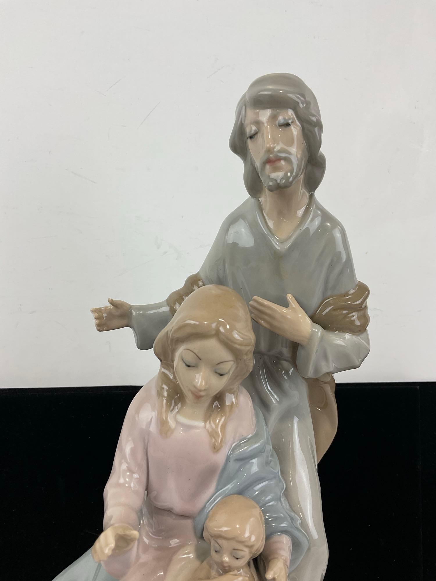 LLADRO The Loving Family model #5848, Mary, Joseph & Baby Jesus, on small wooden stand, 13x9x7 inch - 3