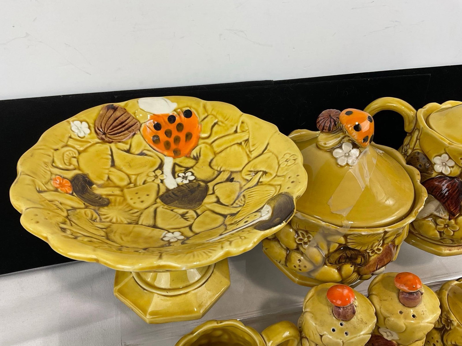 13 pc 1950s Mushroom Ceramic Teaset, Footed Compote, Teapot, 5 cups, S&P Shakers, Cream & Sugars - 2