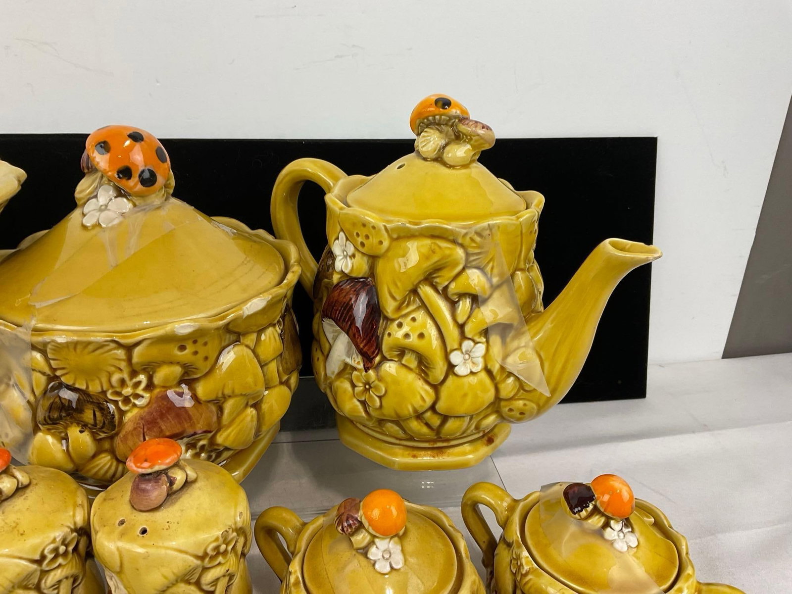 13 pc 1950s Mushroom Ceramic Teaset, Footed Compote, Teapot, 5 cups, S&P Shakers, Cream & Sugars - 3