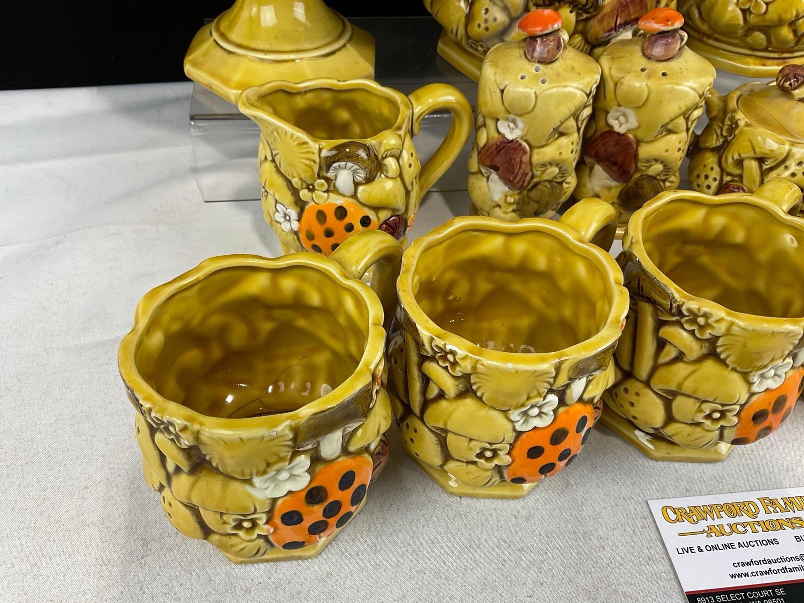 13 pc 1950s Mushroom Ceramic Teaset, Footed Compote, Teapot, 5 cups, S&P Shakers, Cream & Sugars - 4