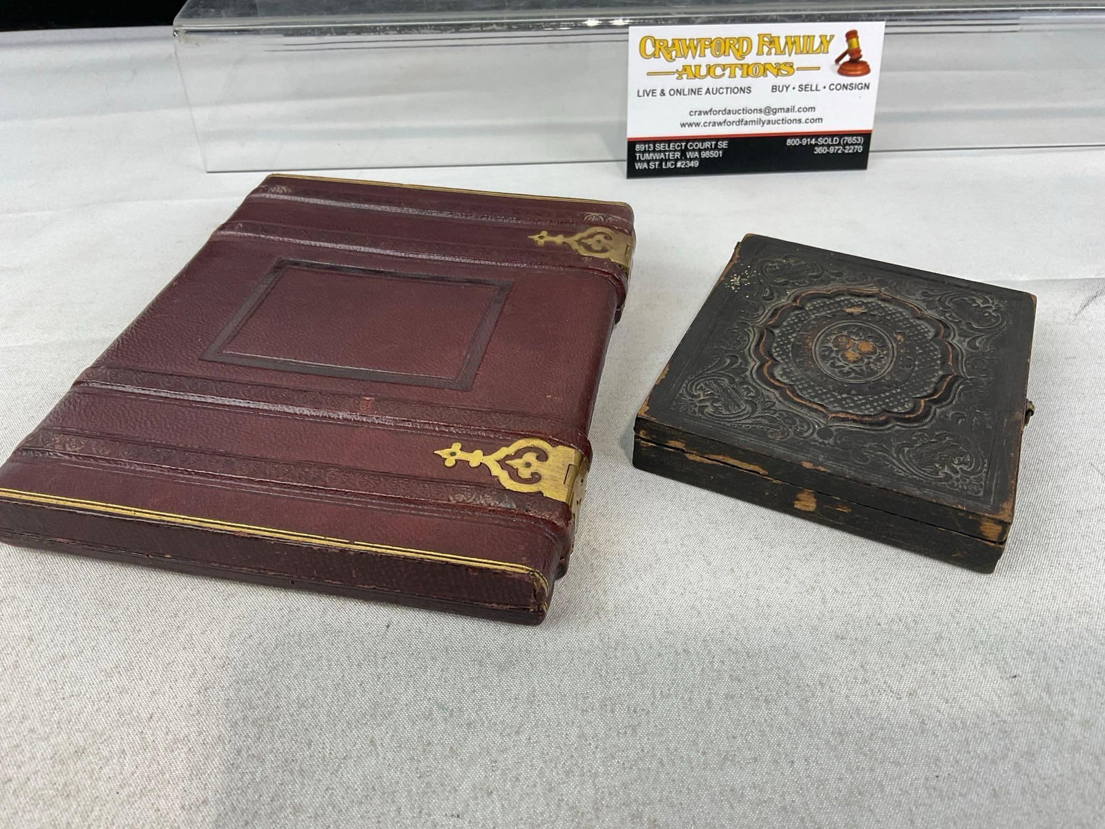 Pair of Antique Mid 19th Century Daguerrotype Pictures, Leather cases w/Velvet lining, 2 Couples - 6
