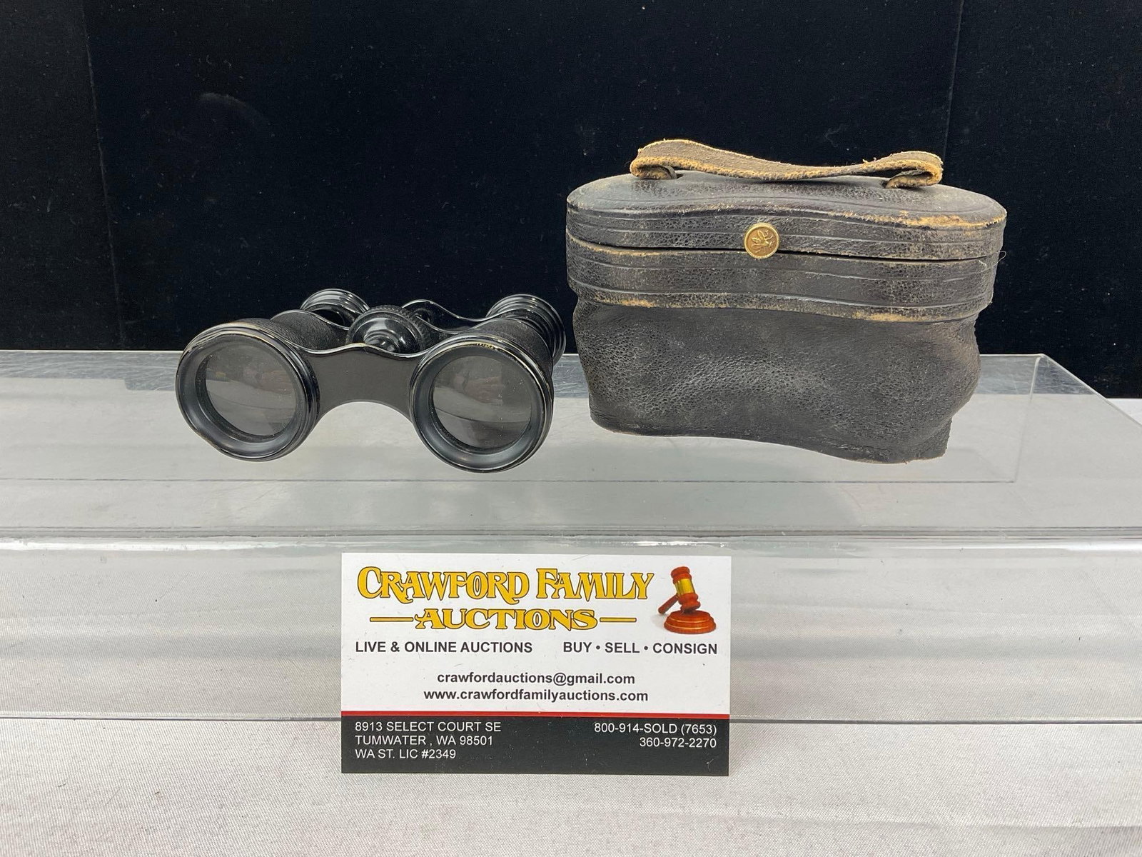 Pair of Antique Opera Glasses, marked Empire Fab. Paris, & W. Suter Seattle, w/Leather Case: Appears to be in good shape. The piece measures approx 4h x 5w x 3d inches. See pics. E-5940