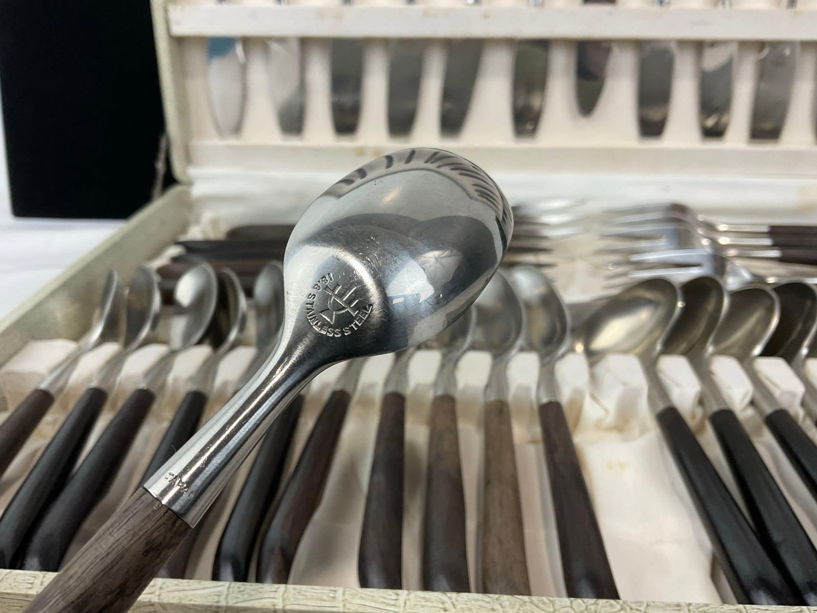 Carved Wood & Stainless Steel 18.8 Japanese Flatware Set of 50 pieces, service for 12, in case - 5