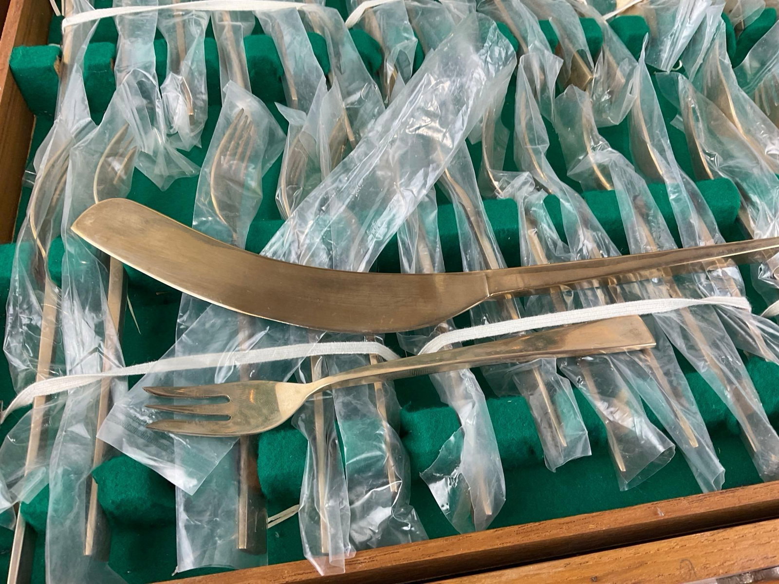 120 piece set of Thai Flatware in case, service for 8, 3 kinds of forks, spoons, knives & more - 3