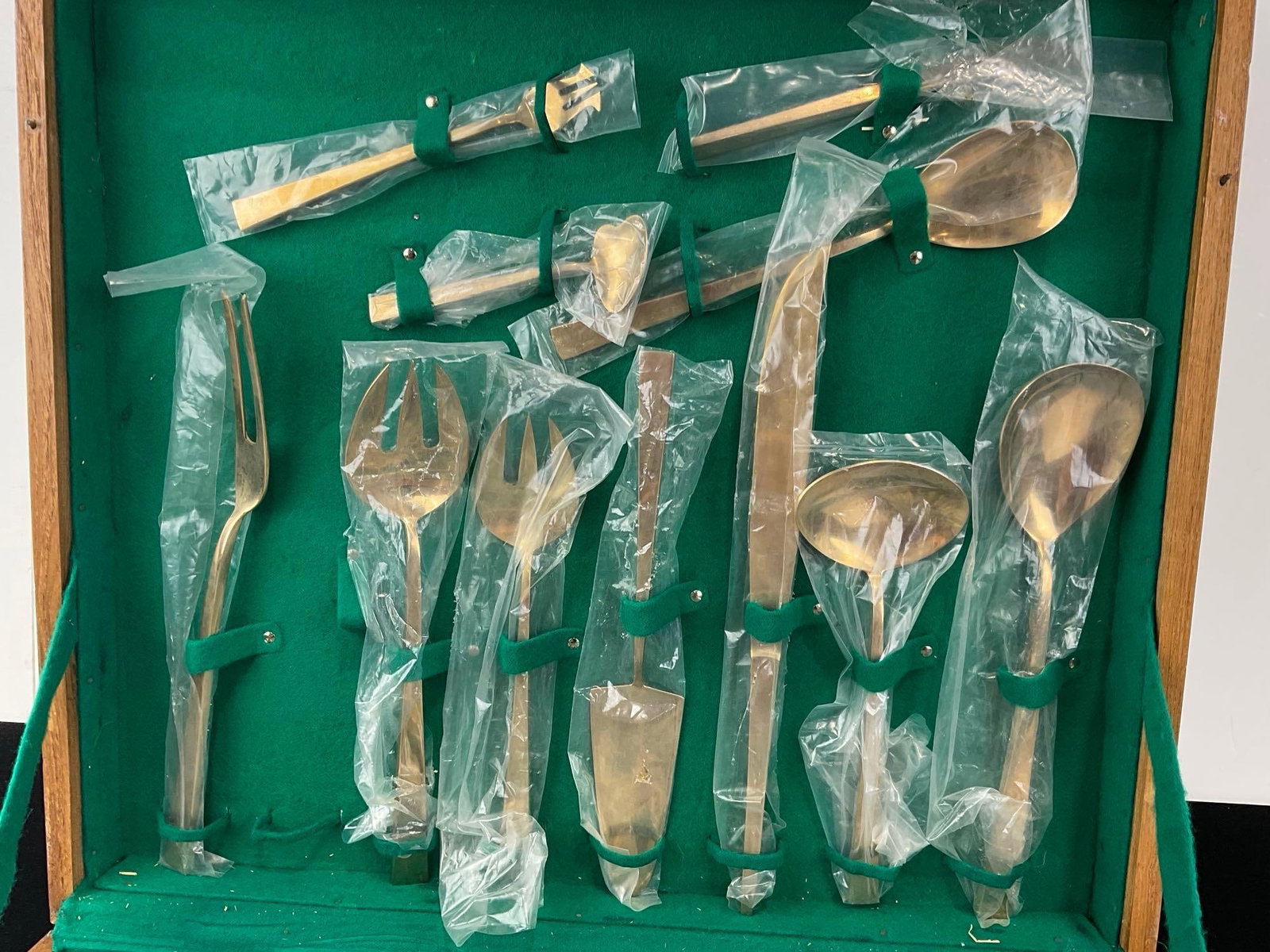 120 piece set of Thai Flatware in case, service for 8, 3 kinds of forks, spoons, knives & more - 4