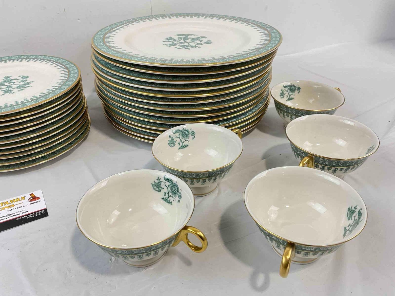 60 pcs Vintage Theodore Haviland Ceramic Dishes in Green & White Cambridge Pattern. See pics. - 5