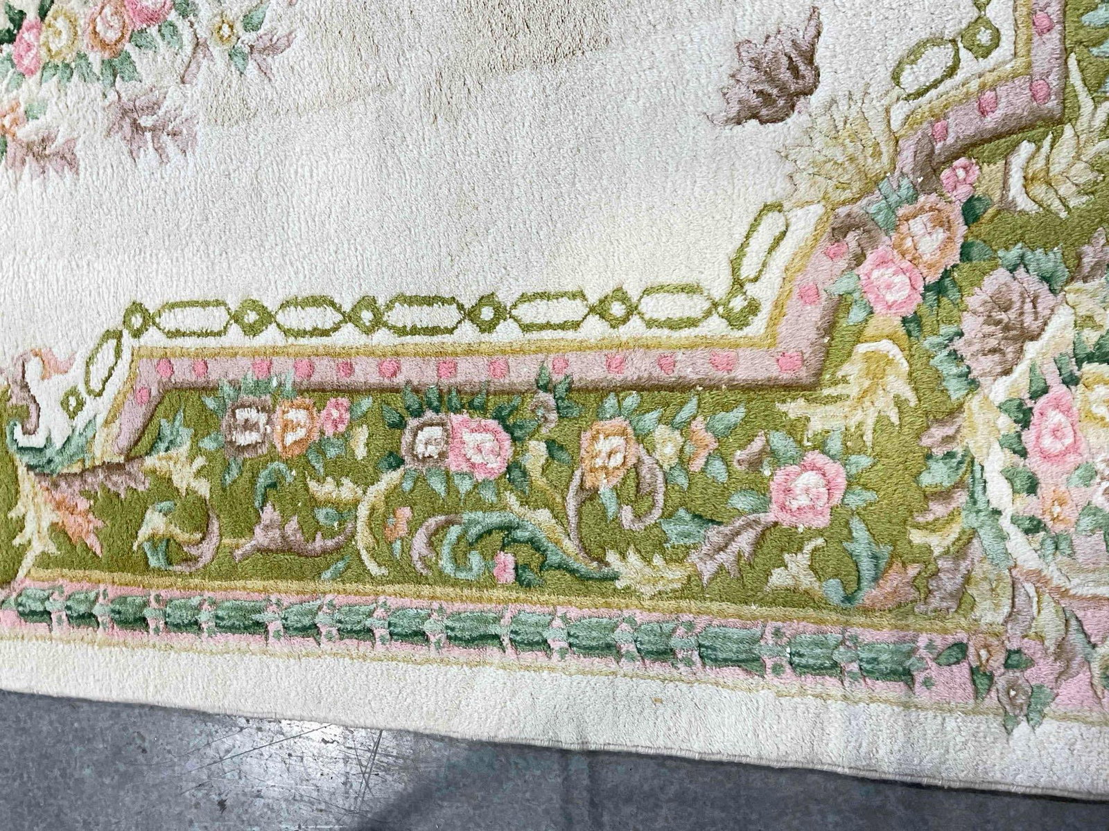 Vintage Large Green & Cream Wool Pile Rug w/ Floral Motif. Good Condition. Measures 142" x 103" - 6