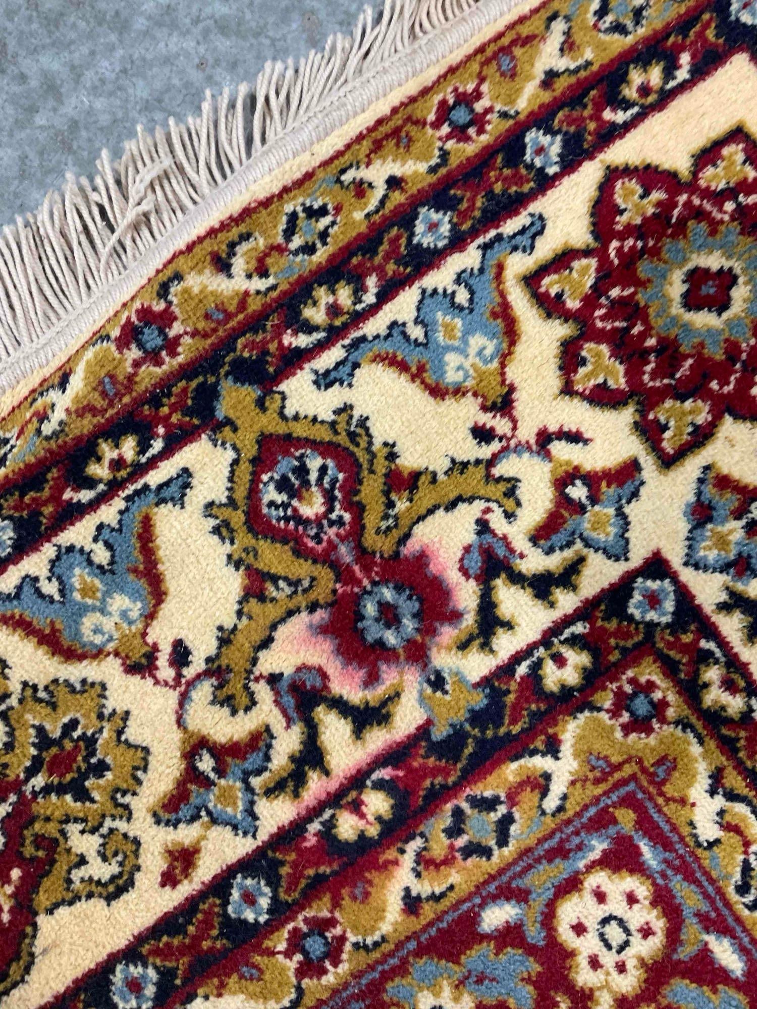 Vintage Persian Style Cream & Red Wool Pile Area Rug. Good Condition. Measures 132" x 95" - 5