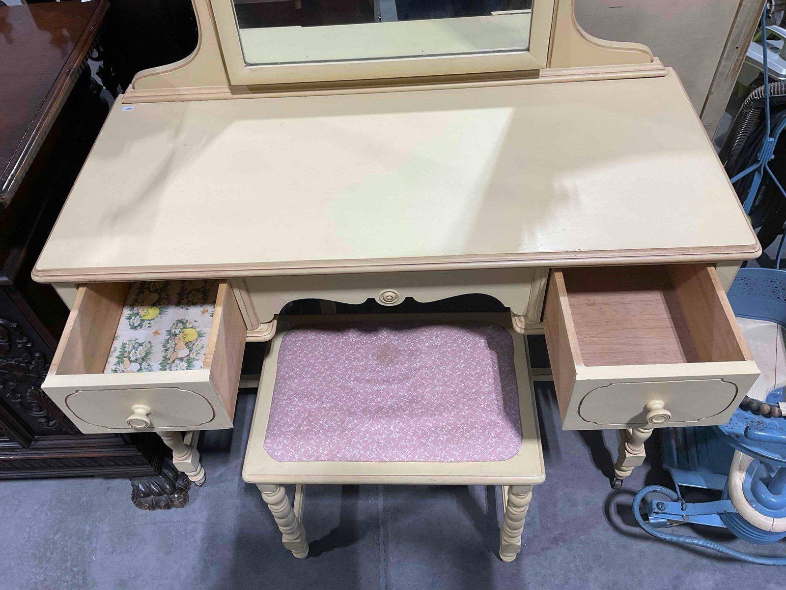 Vintage Butter Yellow Painted Wood Vanity w/ 2 Drawers, Mirror & Bench Seat. Good Condition. - 4