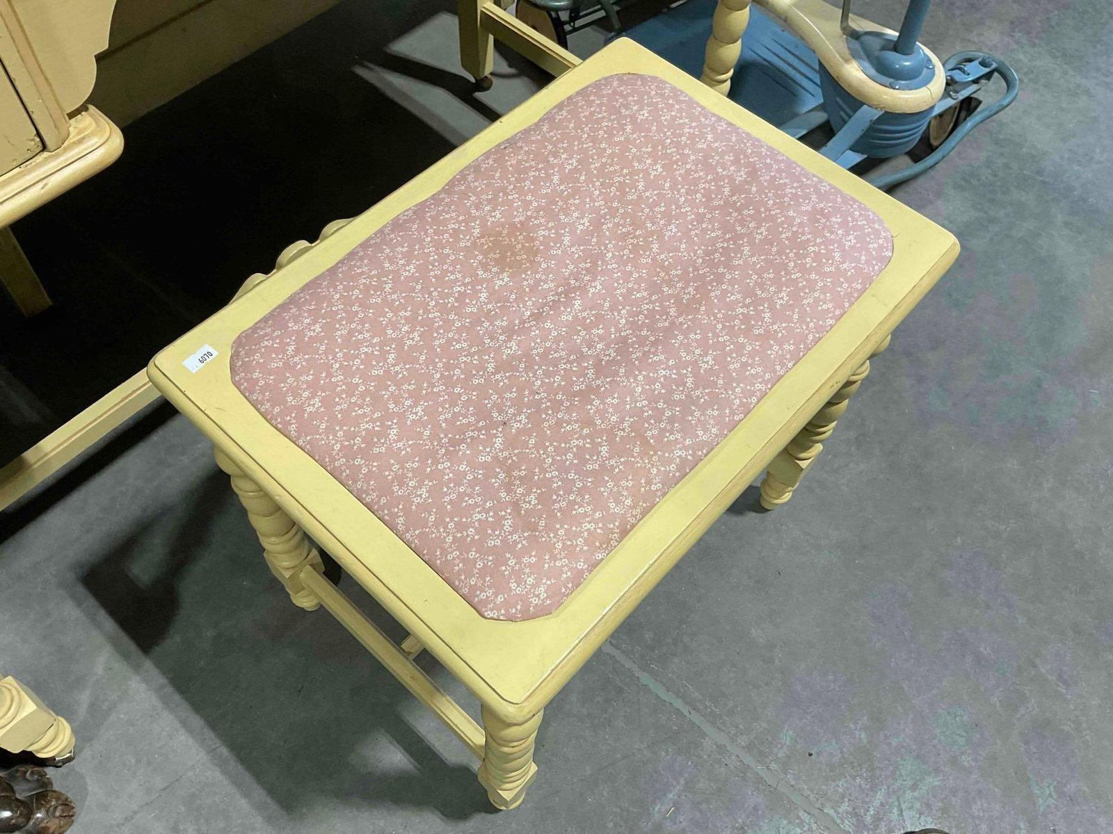 Vintage Butter Yellow Painted Wood Vanity w/ 2 Drawers, Mirror & Bench Seat. Good Condition. - 5