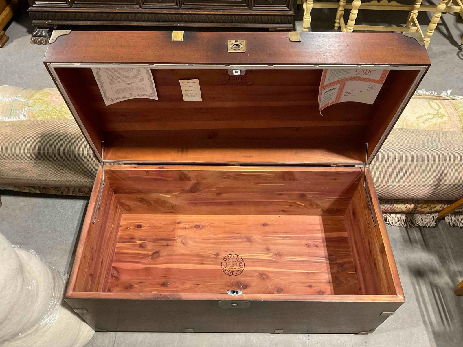 Handsome Vintage Lane Cedar Lined Mahogany Love Chest Heirloom Style 3617. Good Cond. - 5