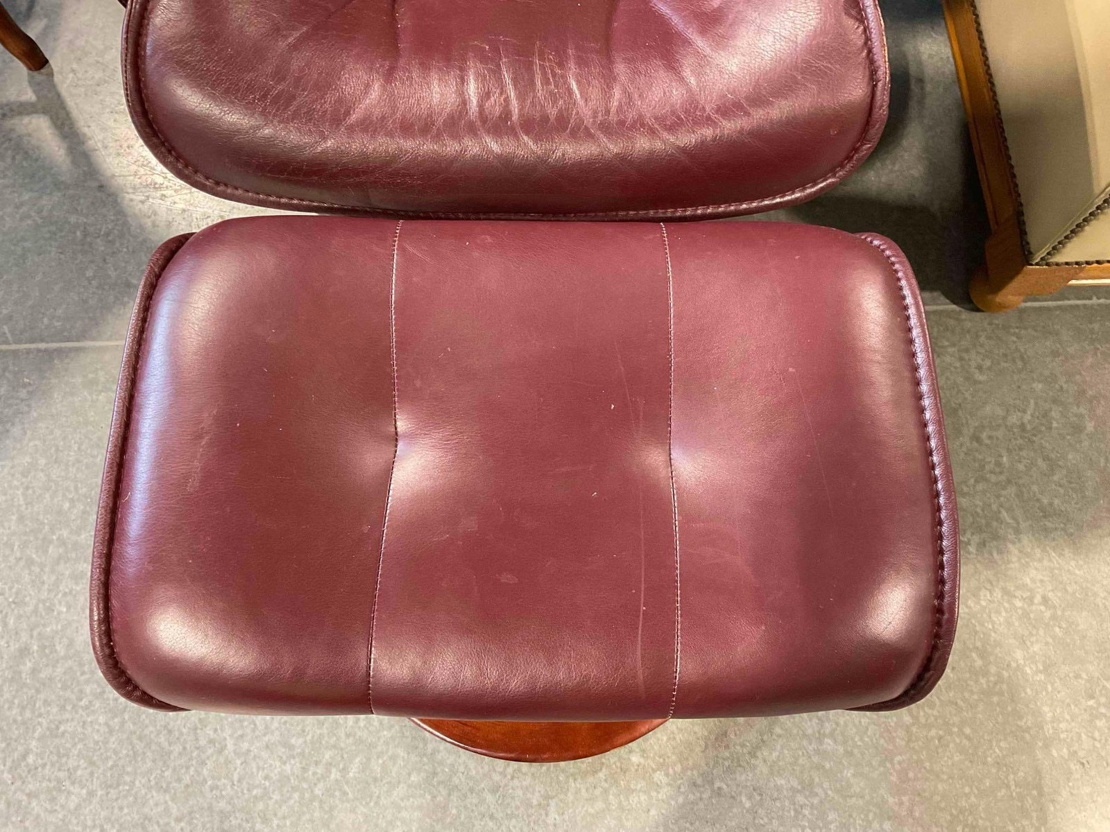 Vintage Oxblood Red LeatherRest by Lane Stressless Style Recliner Chair w/ Ottoman. See pics. - 5
