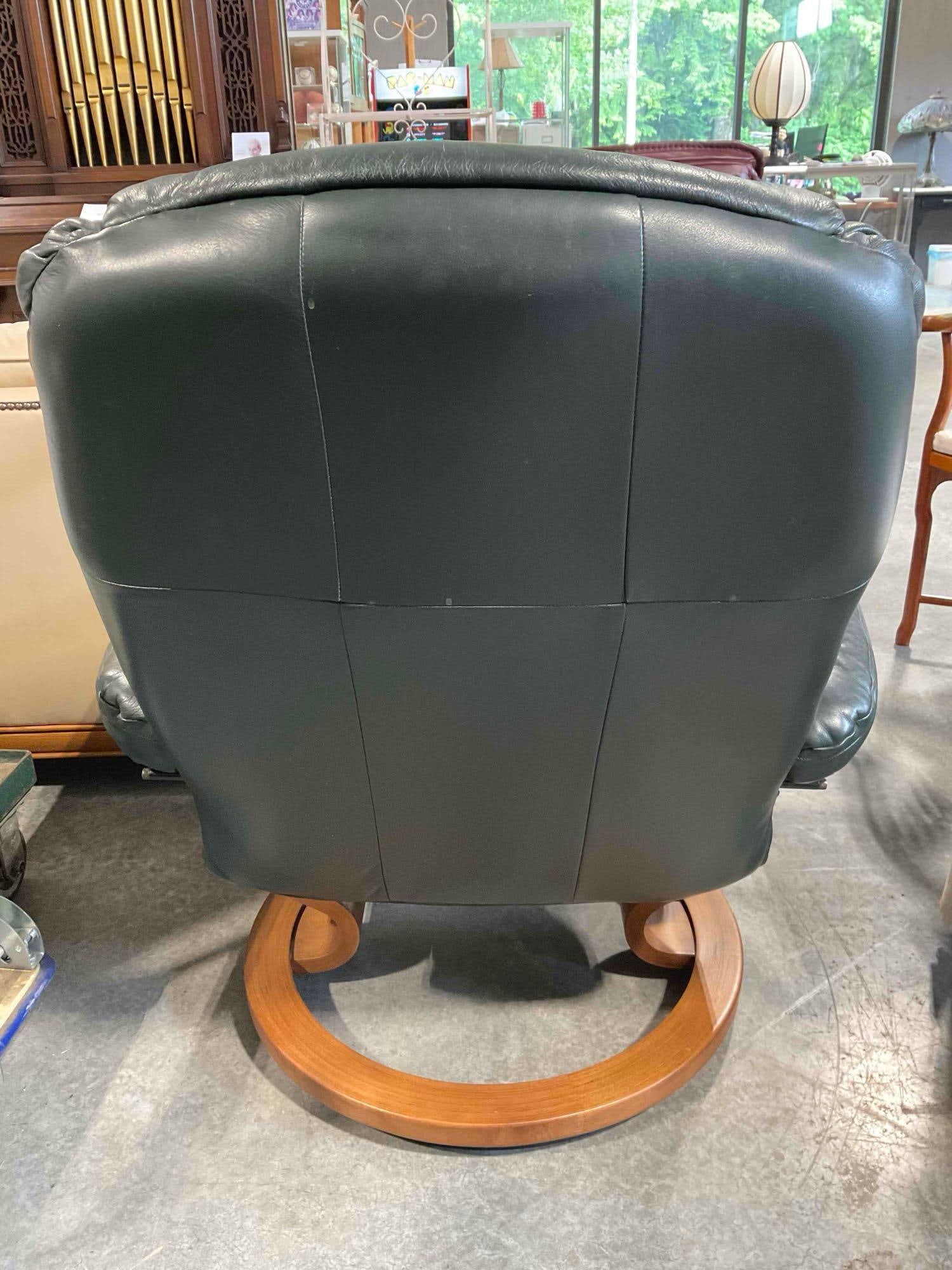 Vintage Stressless Style Recliner Chair w/ Deep Green Leather Upholstery & Ottoman. See pics. - 7